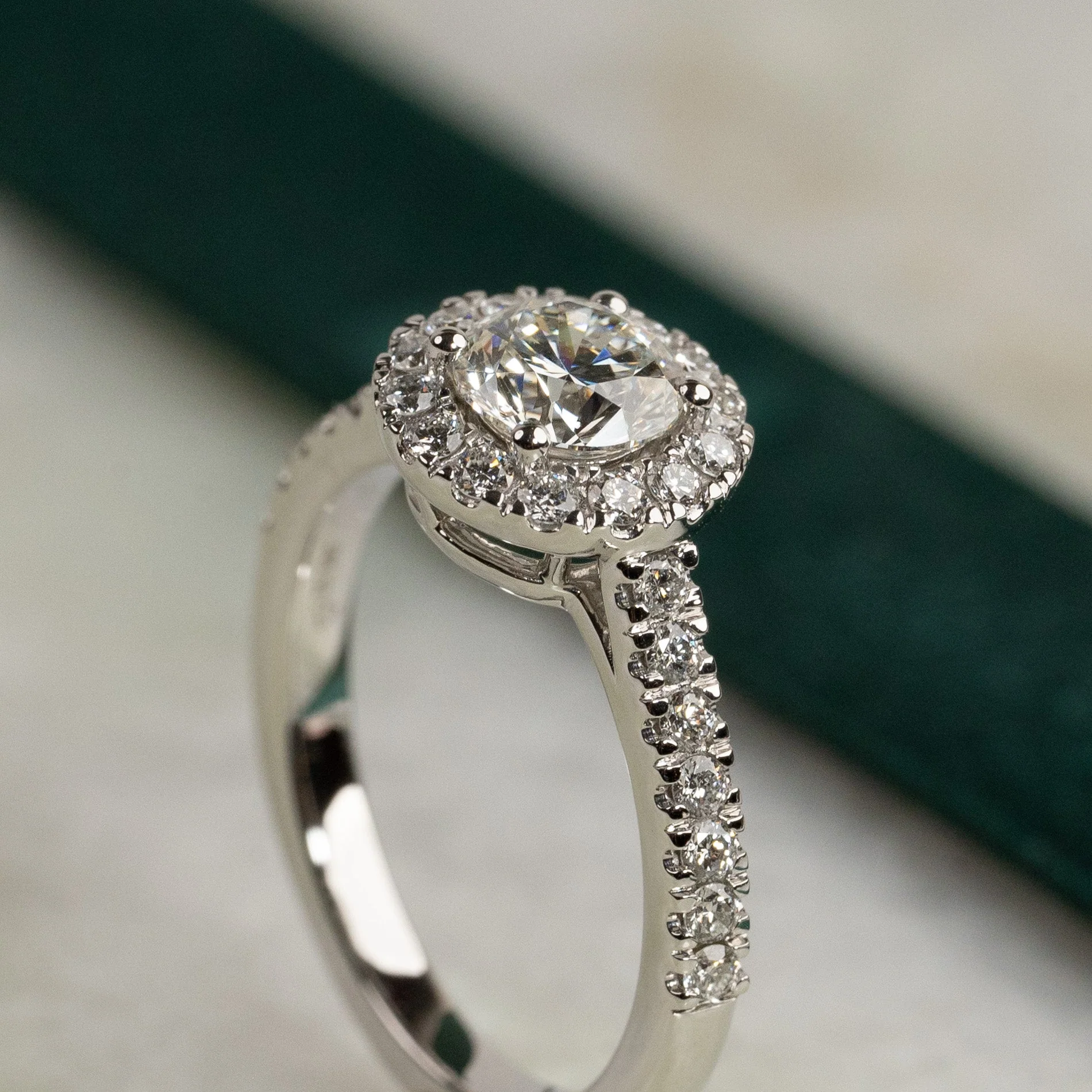 ROUND HALO ALLIANCE LAB-DIAMOND RING - 1.2ct - WG - Image 3