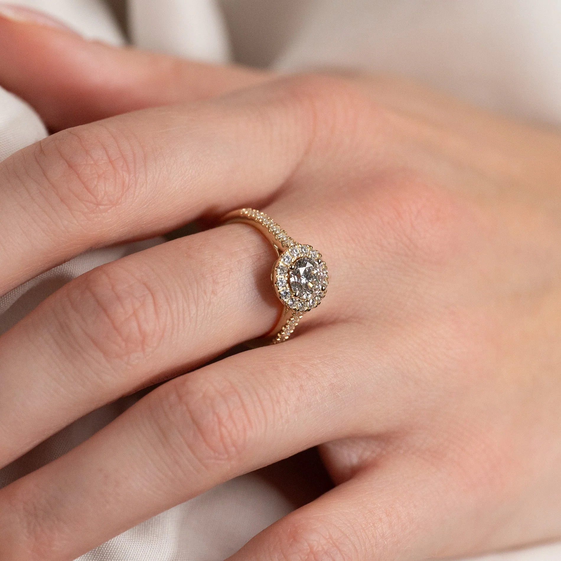 ROUND HALO ALLIANCE LAB-DIAMOND RING - 1.2ct - YG - Image 7