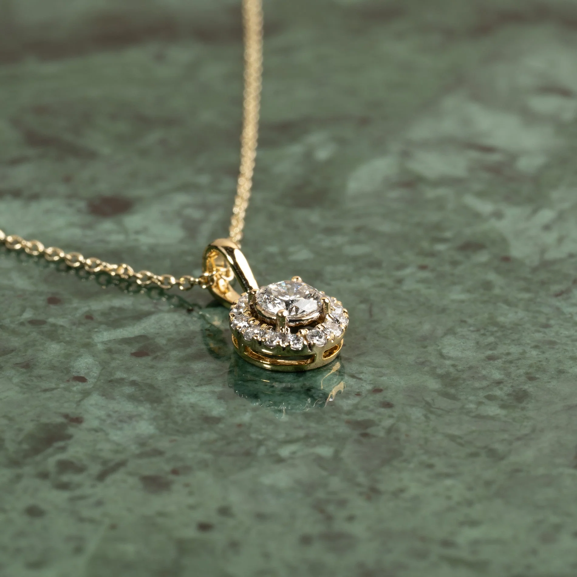 ROUND HALO LAB-DIAMOND PENDANT - 0.5ct - YG - Image 5