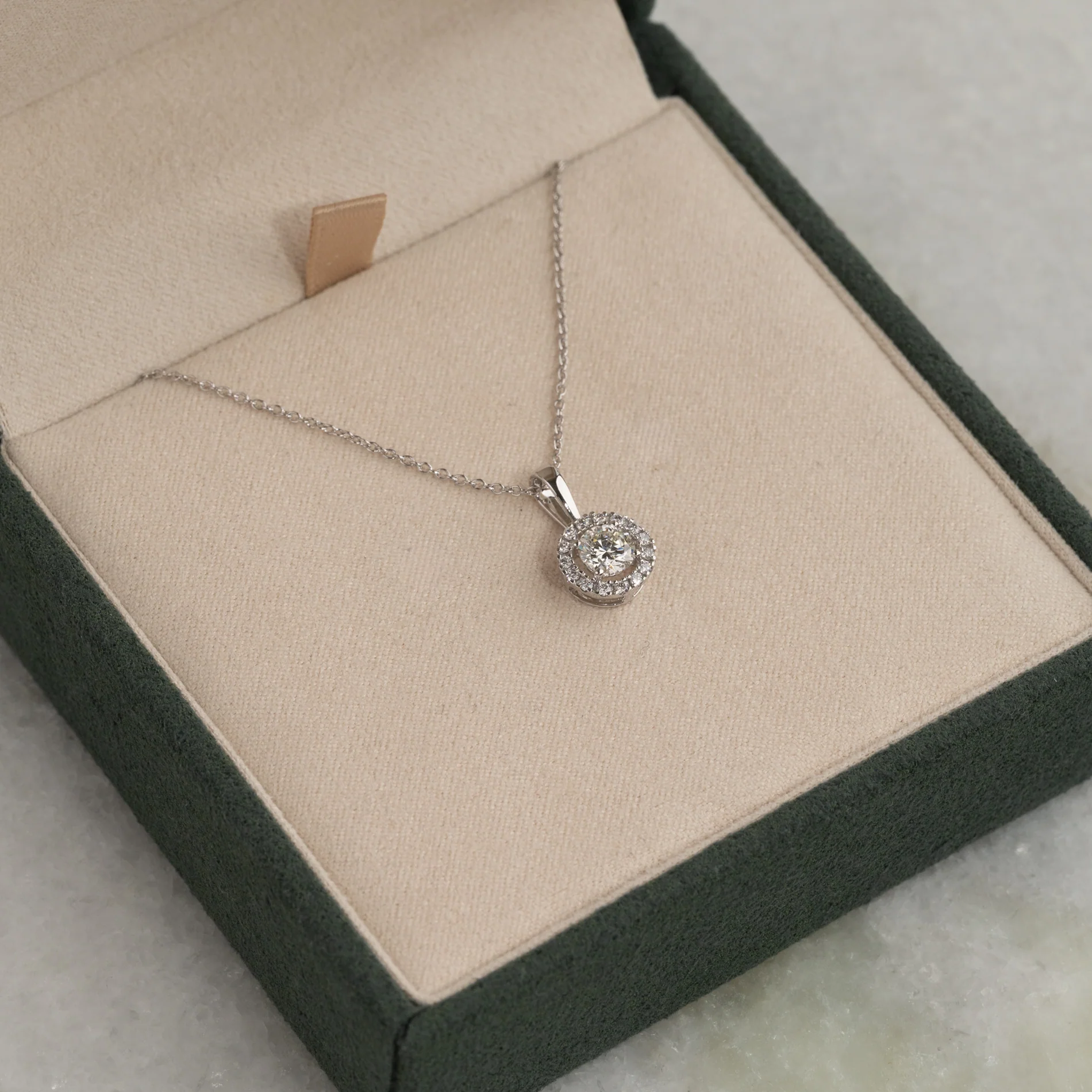 ROUND HALO LAB-DIAMOND PENDANT - 0.66ct - WG - Image 4
