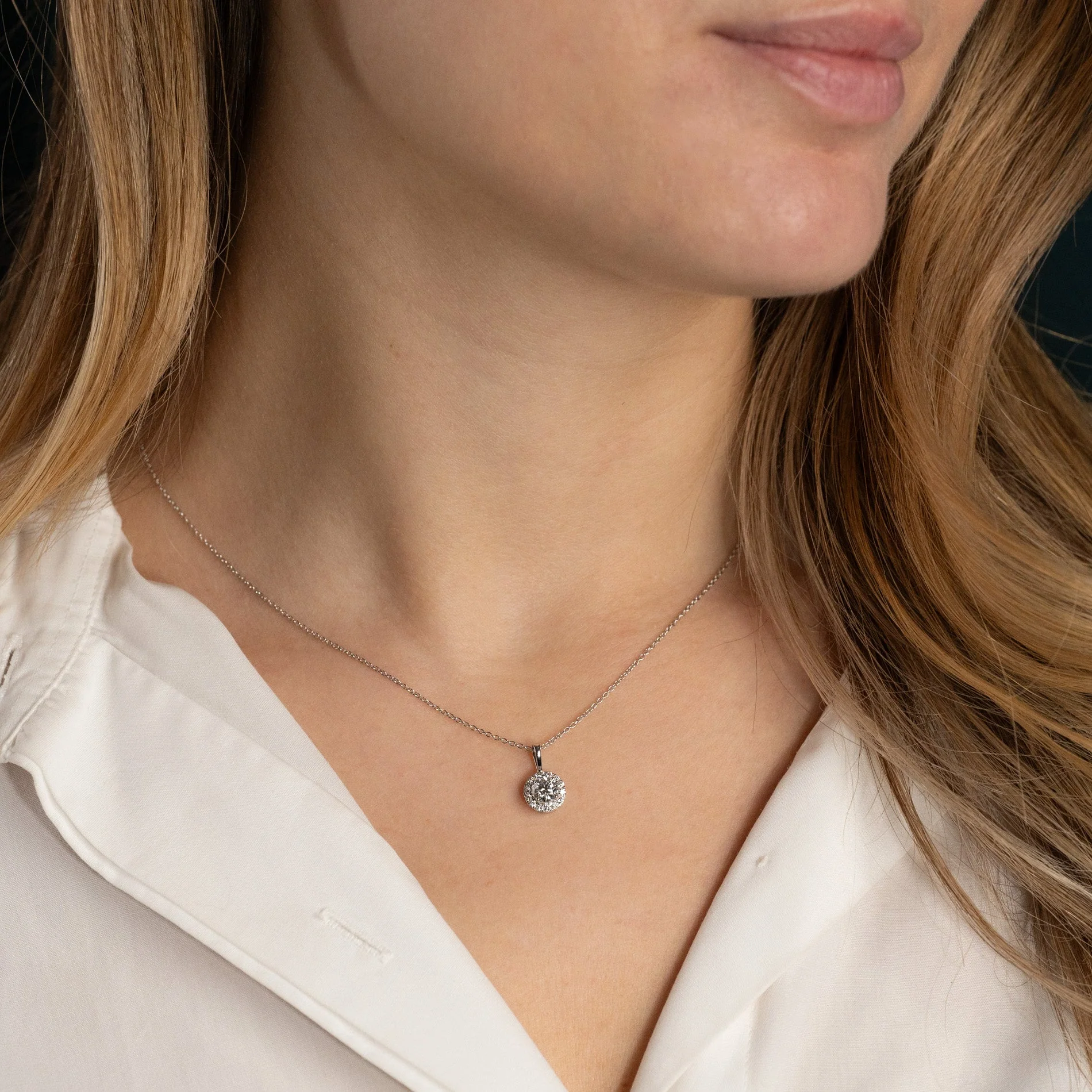 ROUND HALO LAB-DIAMOND PENDANT - 0.66ct - WG - Image 5
