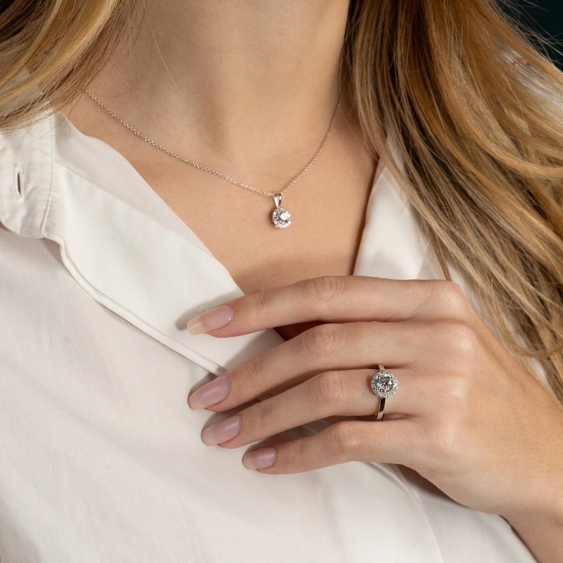ROUND HALO LAB-DIAMOND PENDANT - 0.66ct - WG - Image 8