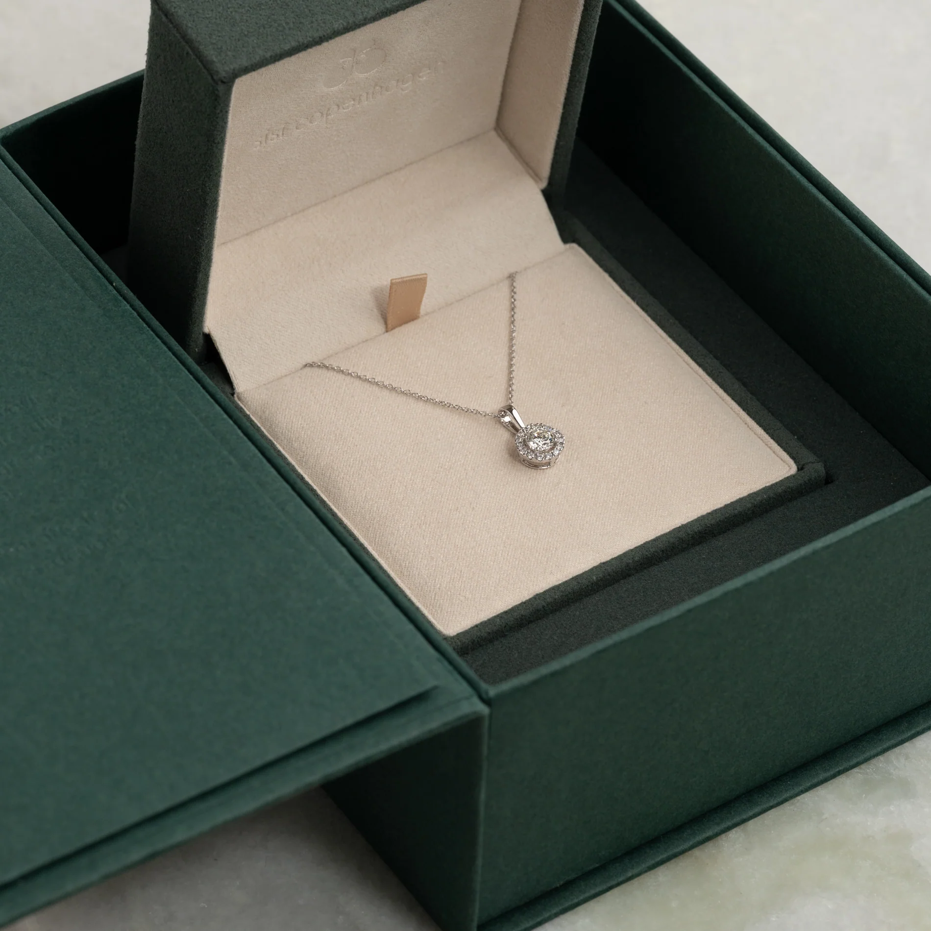 ROUND HALO LAB-DIAMOND PENDANT - 0.66ct - WG - Image 9
