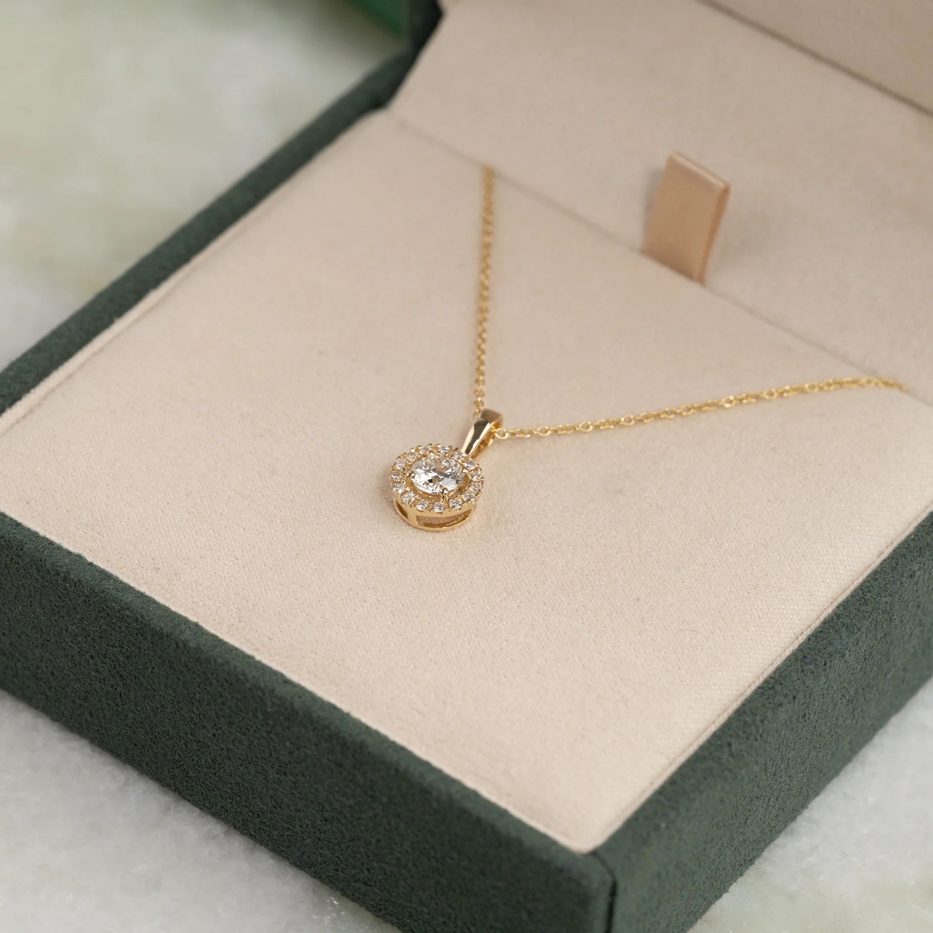 ROUND HALO LAB-DIAMOND PENDANT - 0.66ct - YG - Image 6