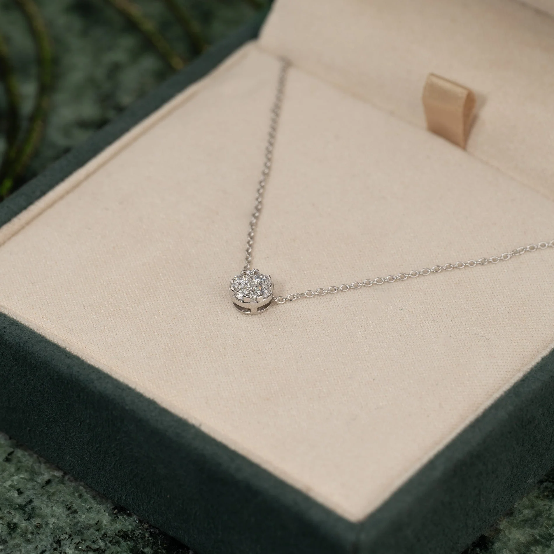 ROUND PAVE LAB-DIAMOND PENDANT - 0.2ct - WG - Image 11