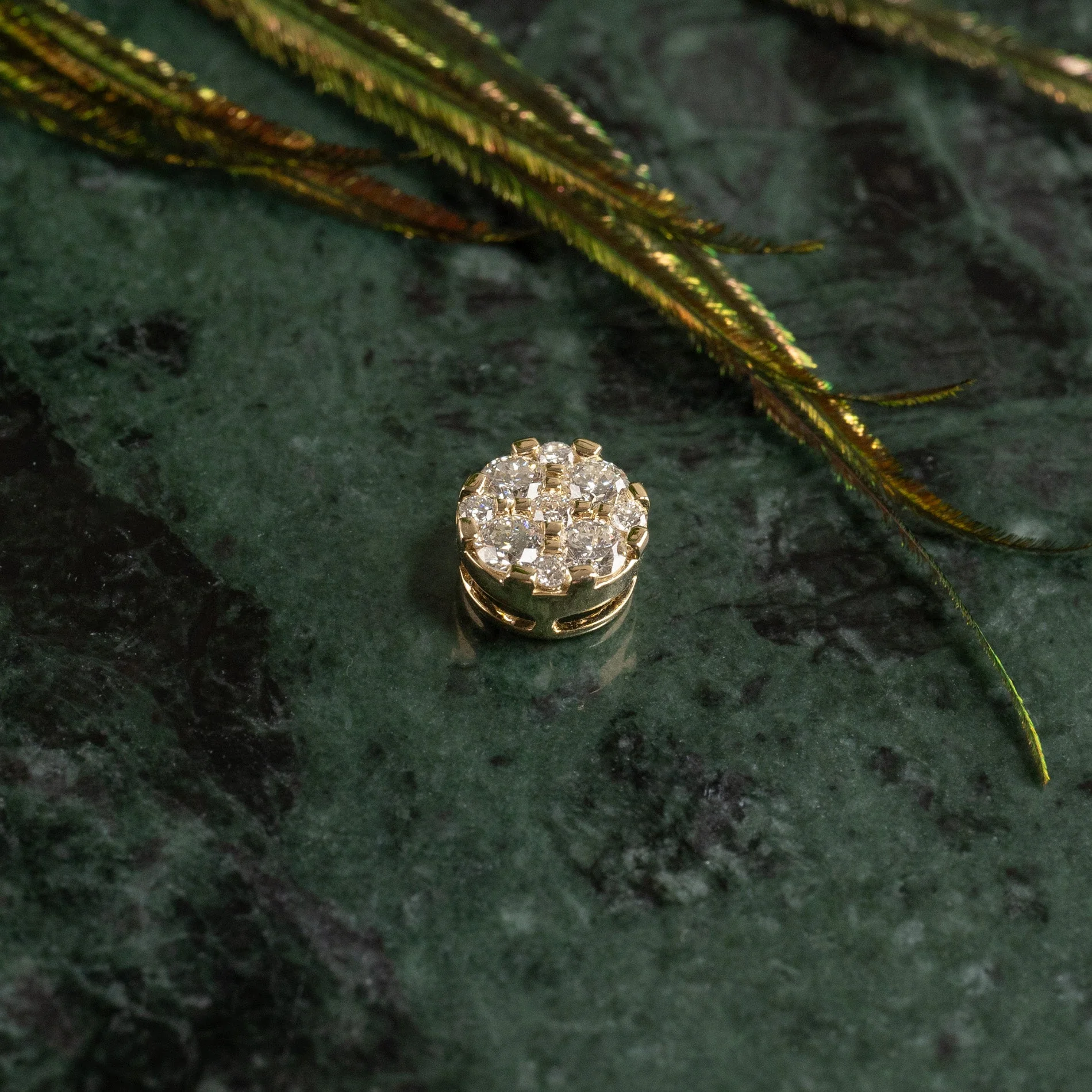 ROUND PAVE DIAMOND PENDANT - Image 4