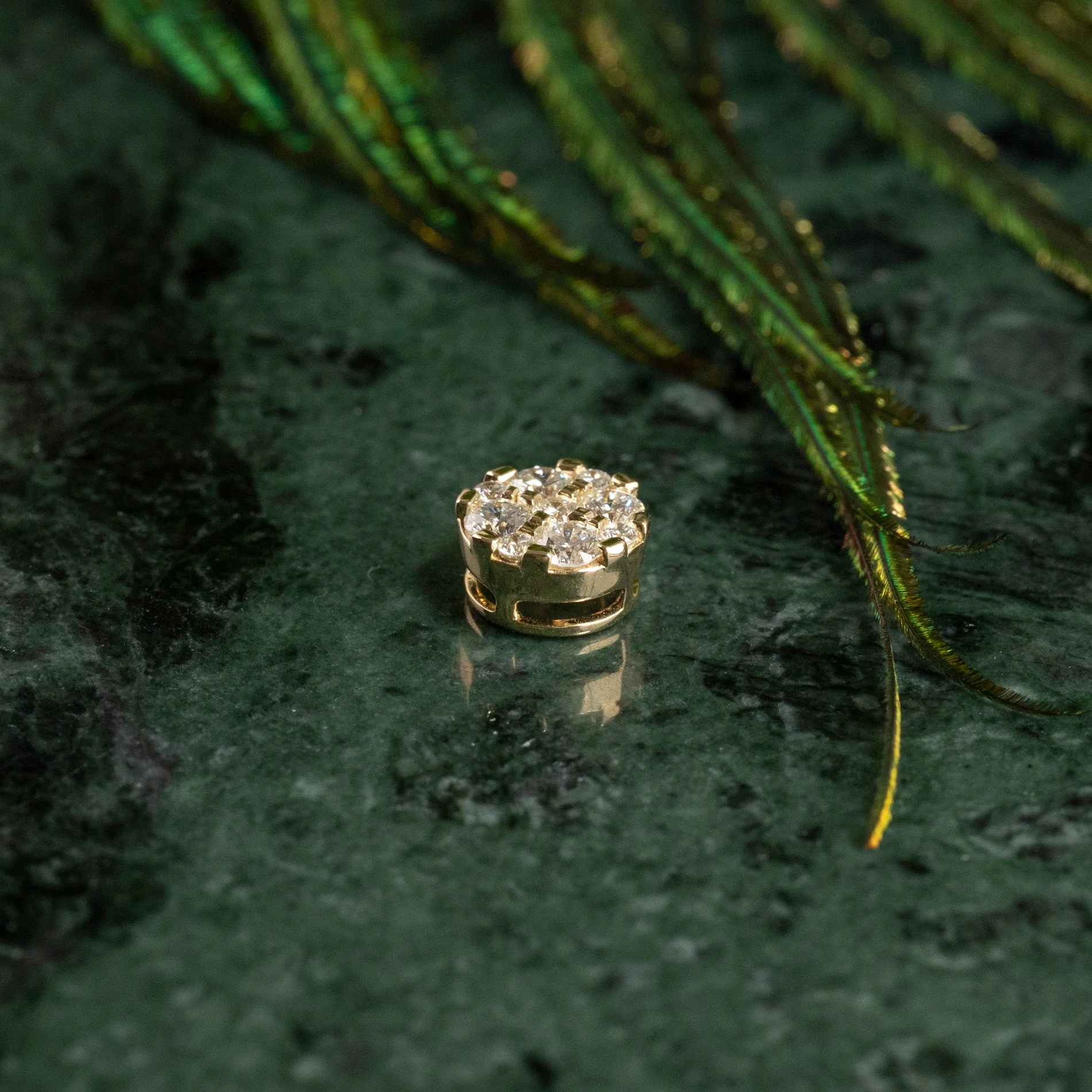 ROUND PAVE LAB-DIAMOND PENDANT - 0.45ct - YG - Image 4