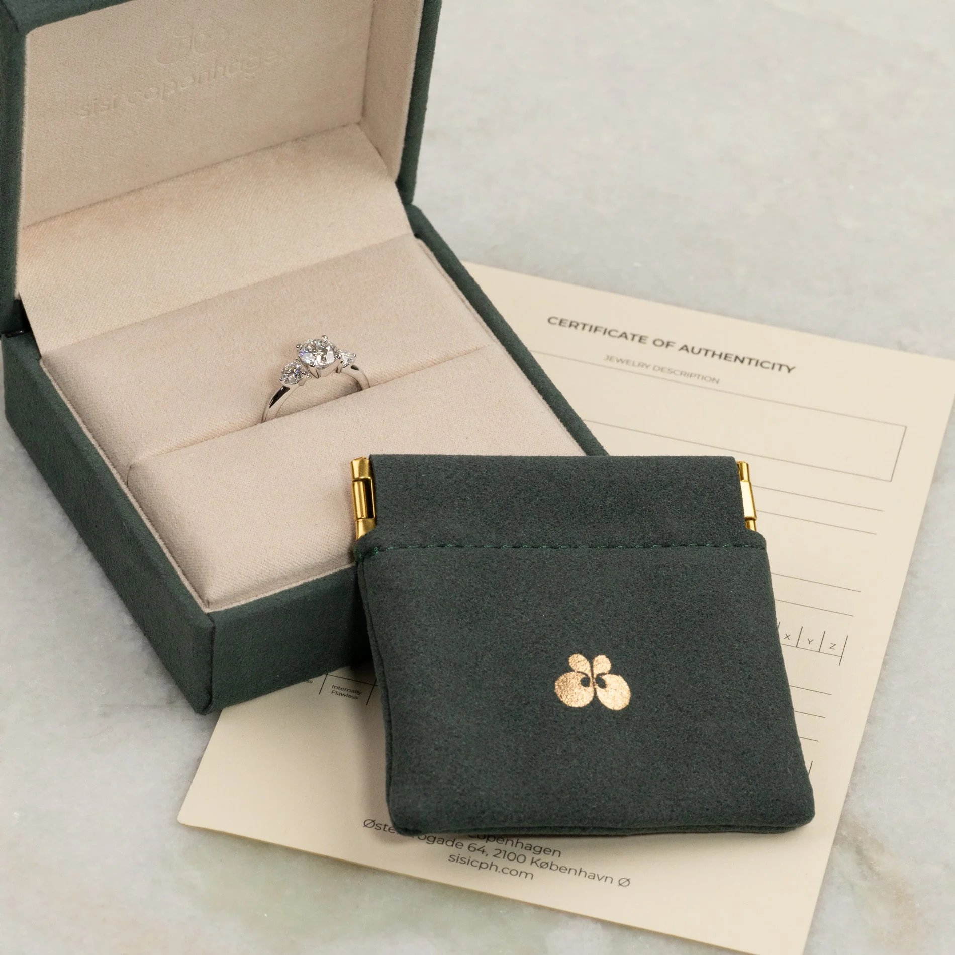 ROUND TRILOGY LAB-DIAMOND RING - 1.7ct - WG - Image 7