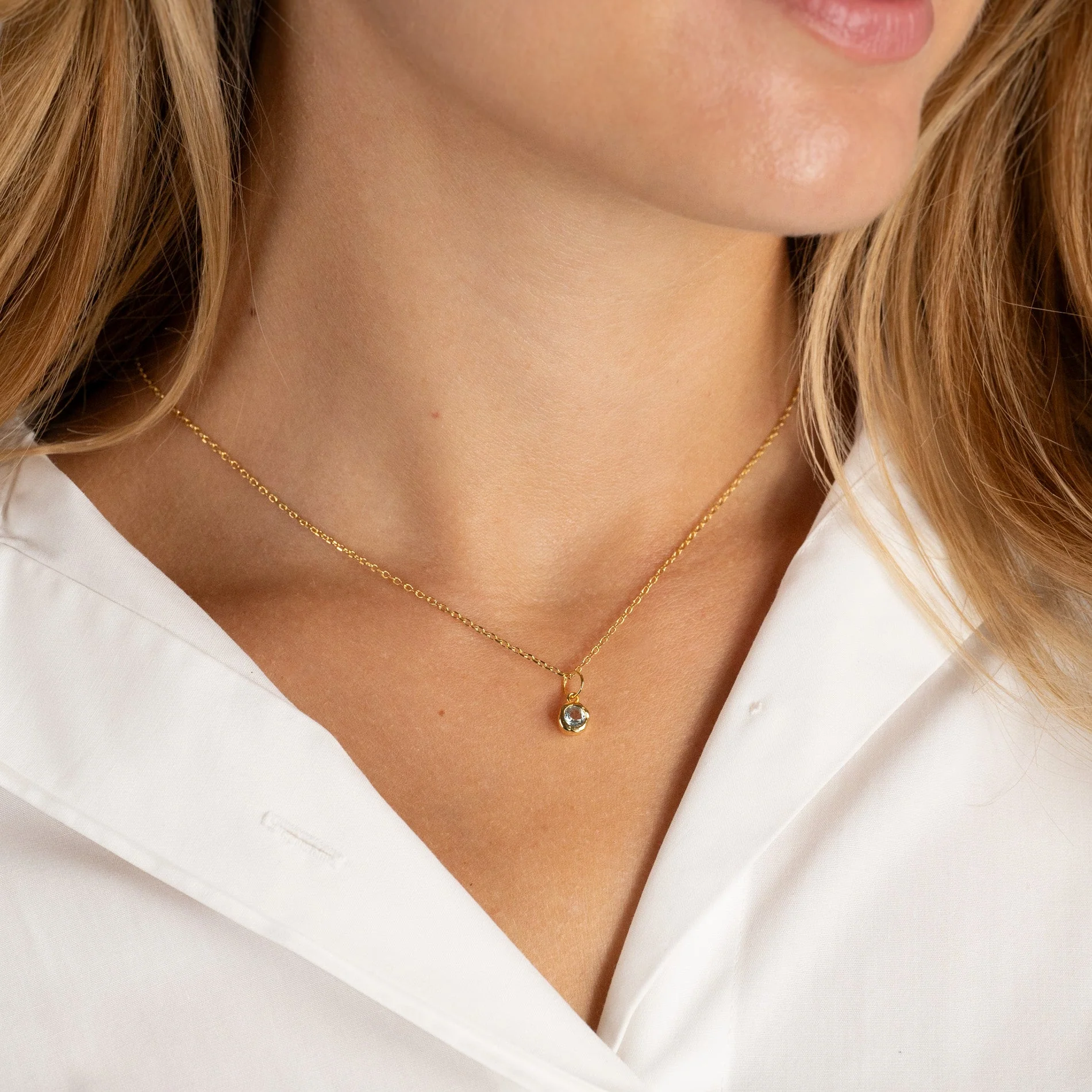 SELENE BLUE TOPAZ GOLDEN PENDANT - Image 3