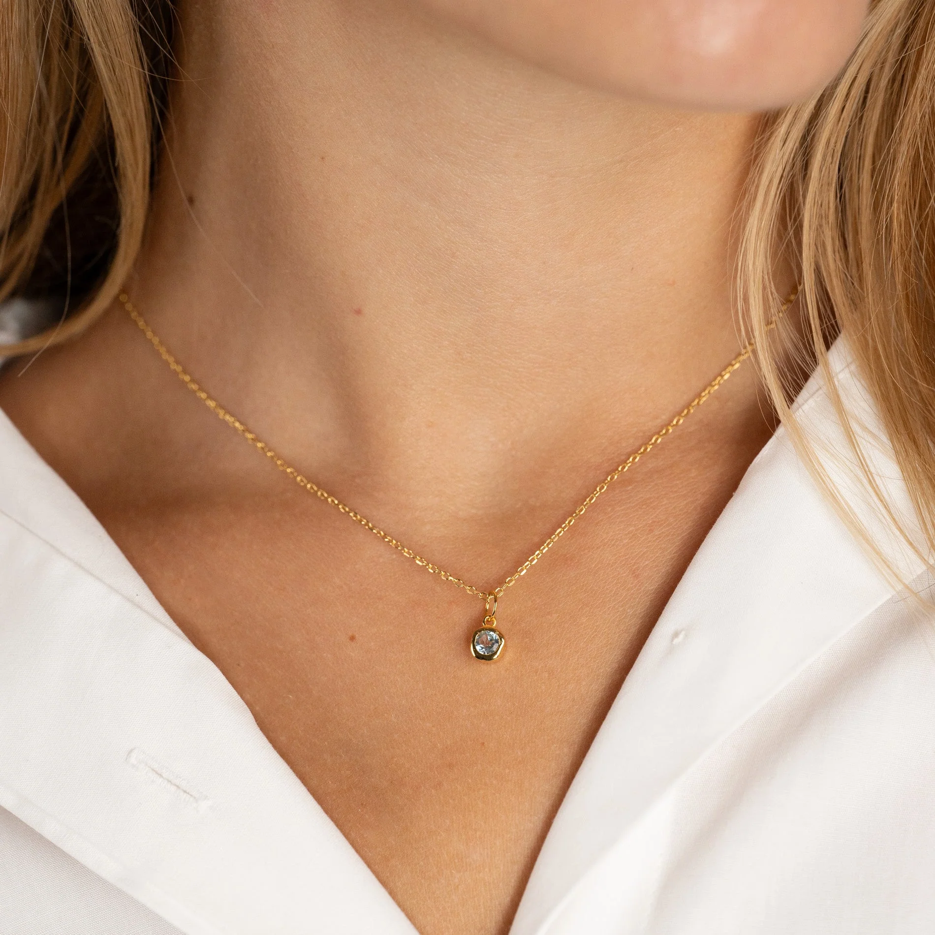 SELENE BLUE TOPAZ GOLDEN PENDANT - Image 7