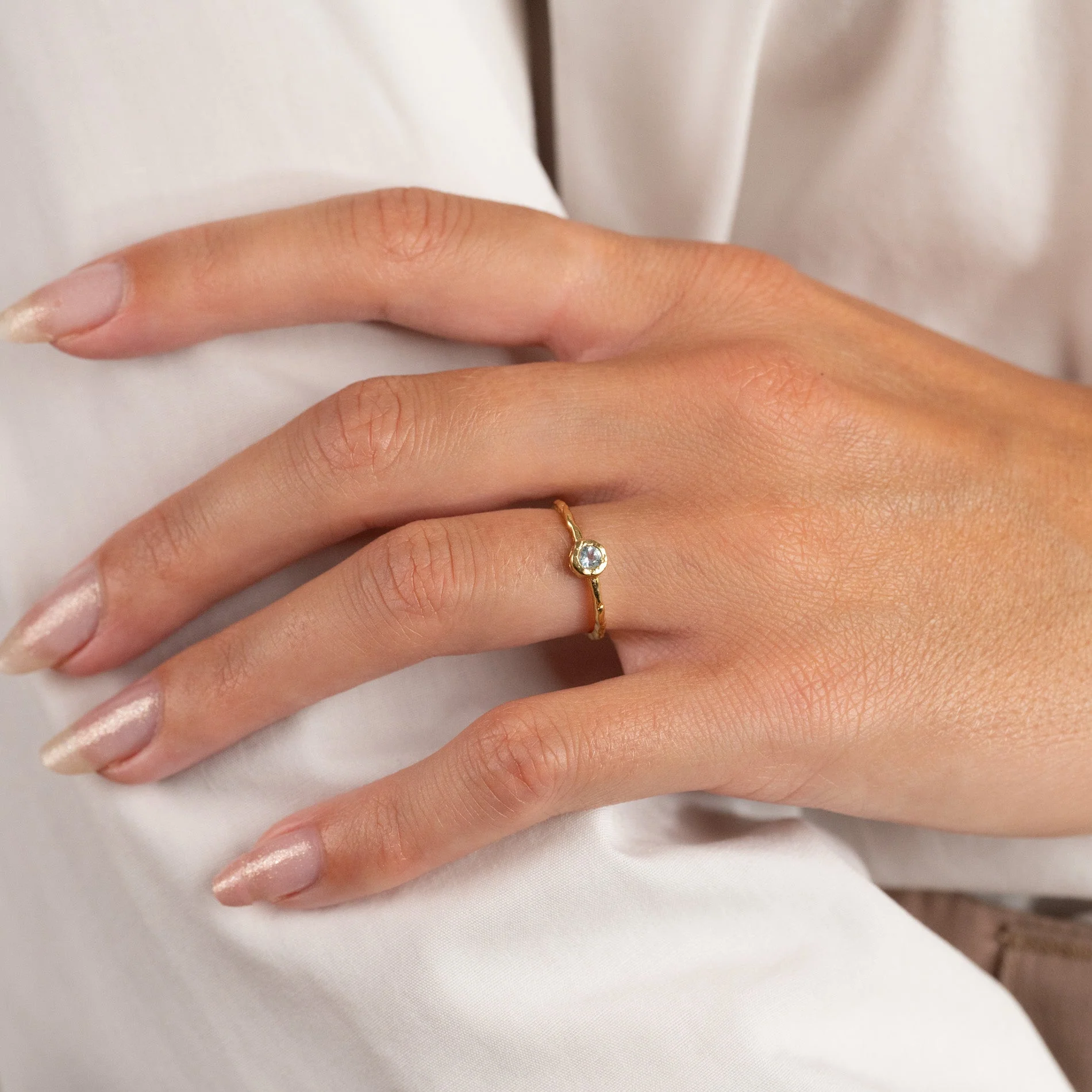 SELENE BLUE TOPAZ GOLDEN RING - Image 4