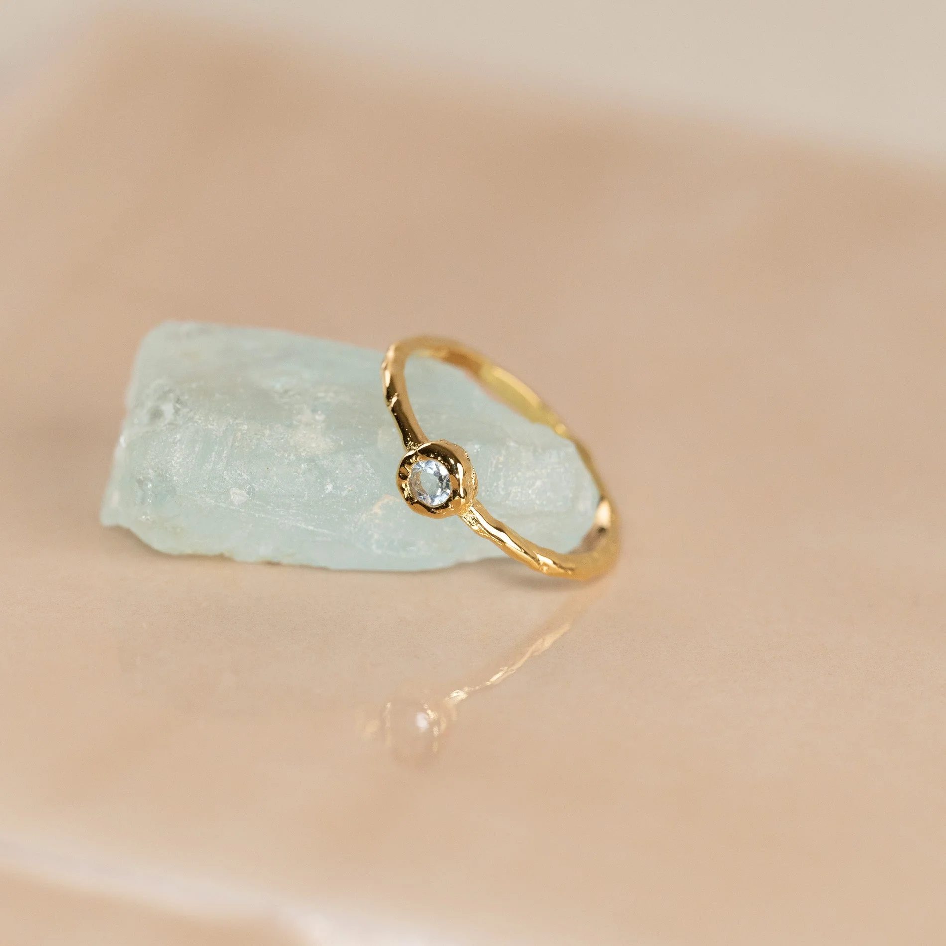 SELENE BLUE TOPAZ GOLDEN RING - Image 5