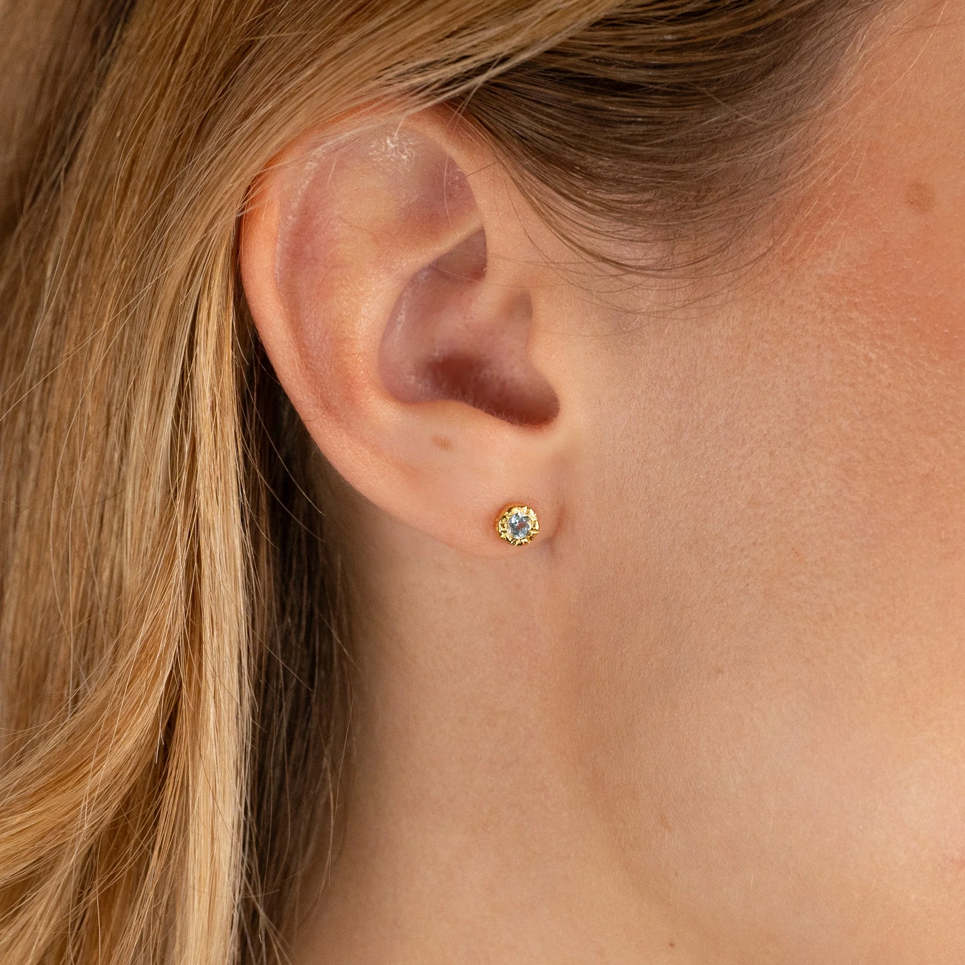 SELENE BLUE TOPAZ GOLDEN STUD EARRING - Image 4