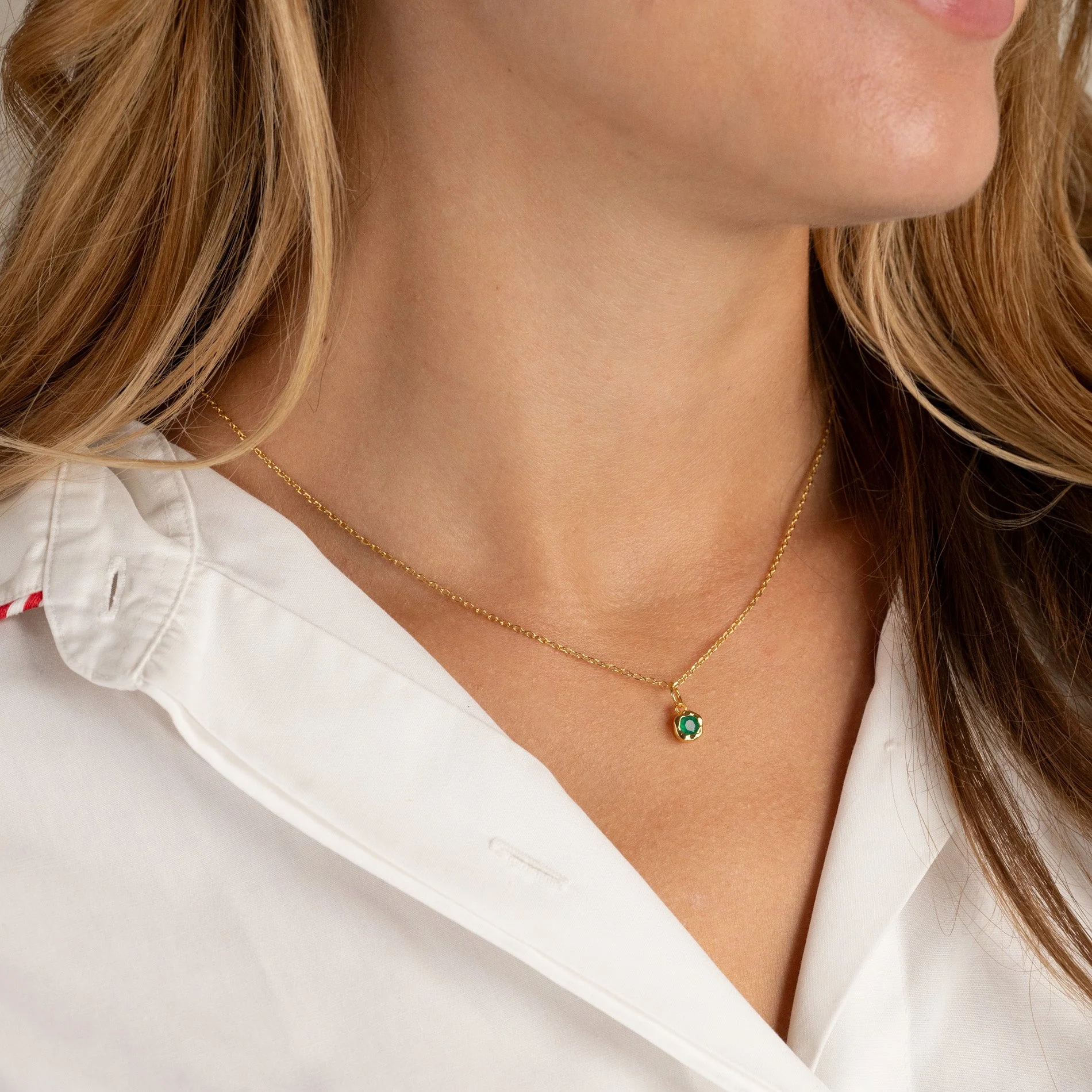 SELENE GREEN AGATE GOLDEN PENDANT - Image 8