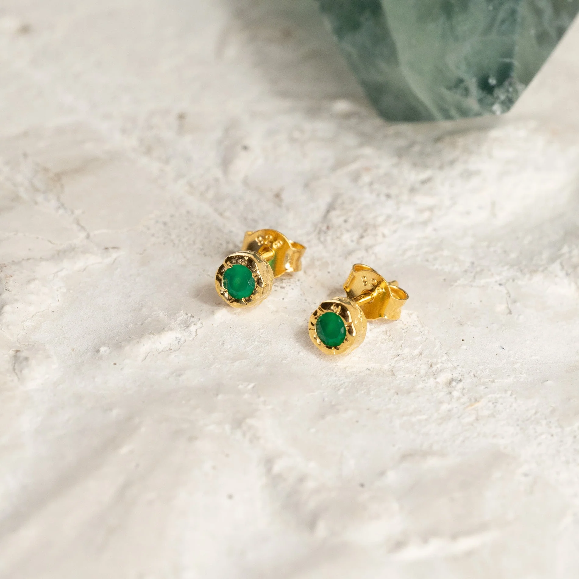 SELENE GREEN AGATE GOLDEN STUD EARRING