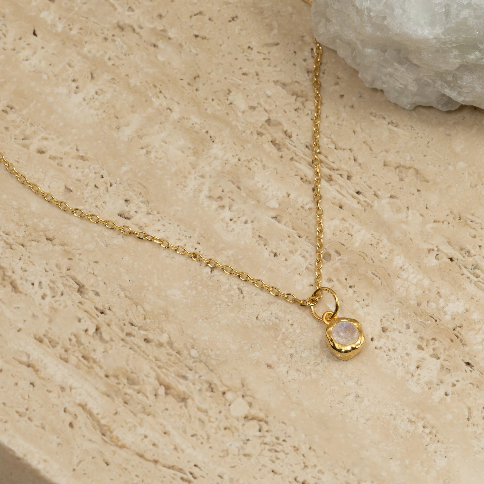 SELENE MOONSTONE GOLDEN PENDANT - Image 4