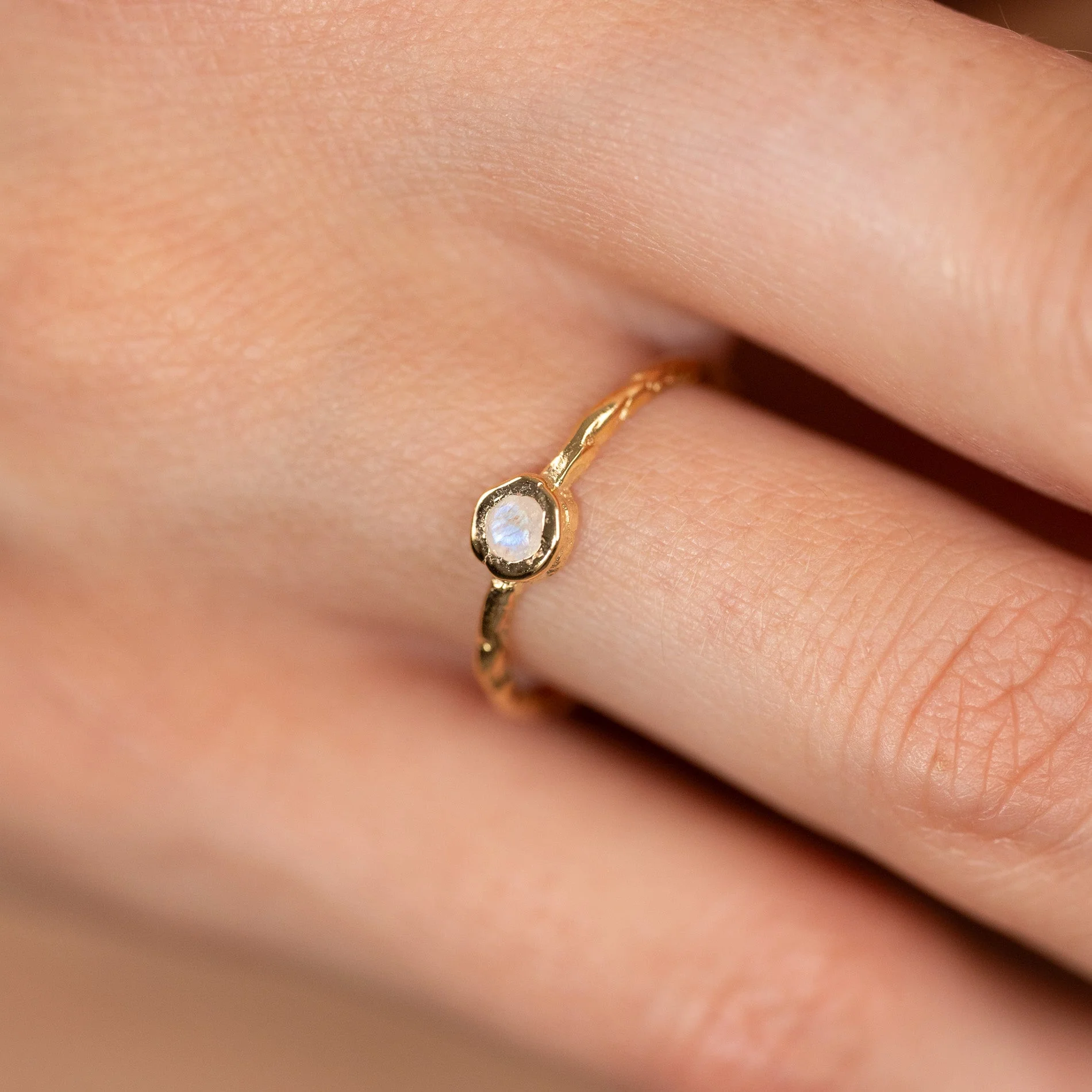 SELENE MOONSTONE GOLDEN RING - Image 2