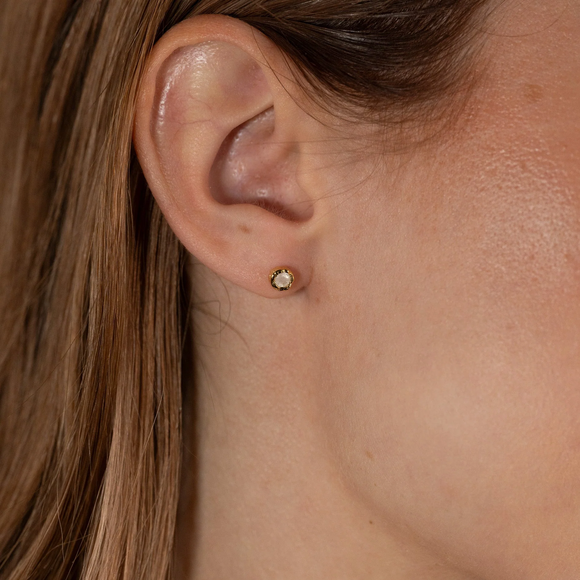 SELENE MOONSTONE GOLDEN STUD EARRING - Image 2