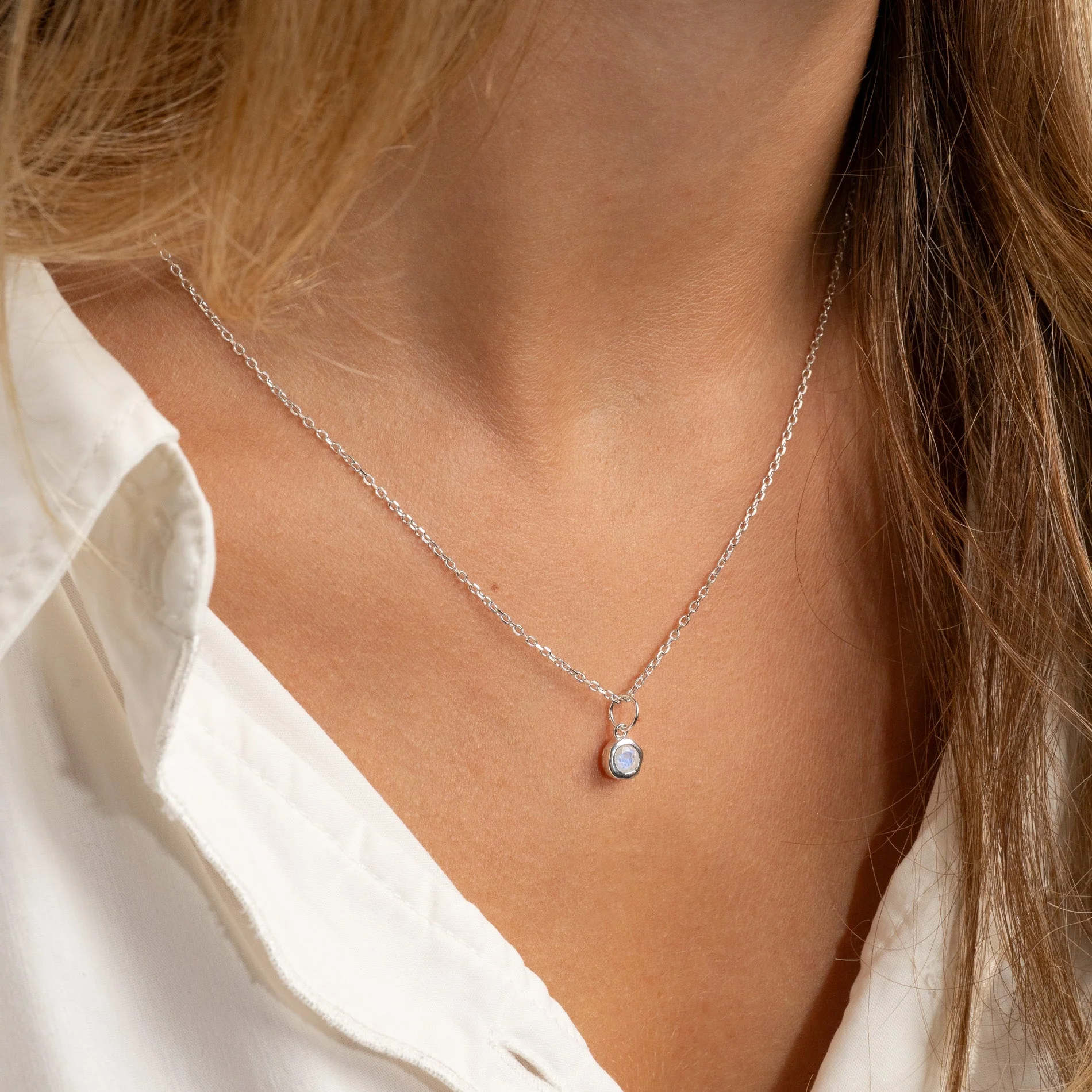 SELENE MOONSTONE SILVER PENDANT - Image 2