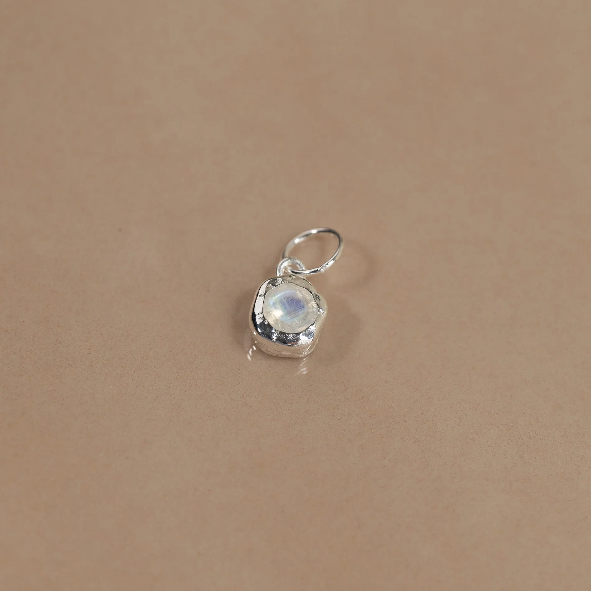 SELENE MOONSTONE SILVER PENDANT - Image 3