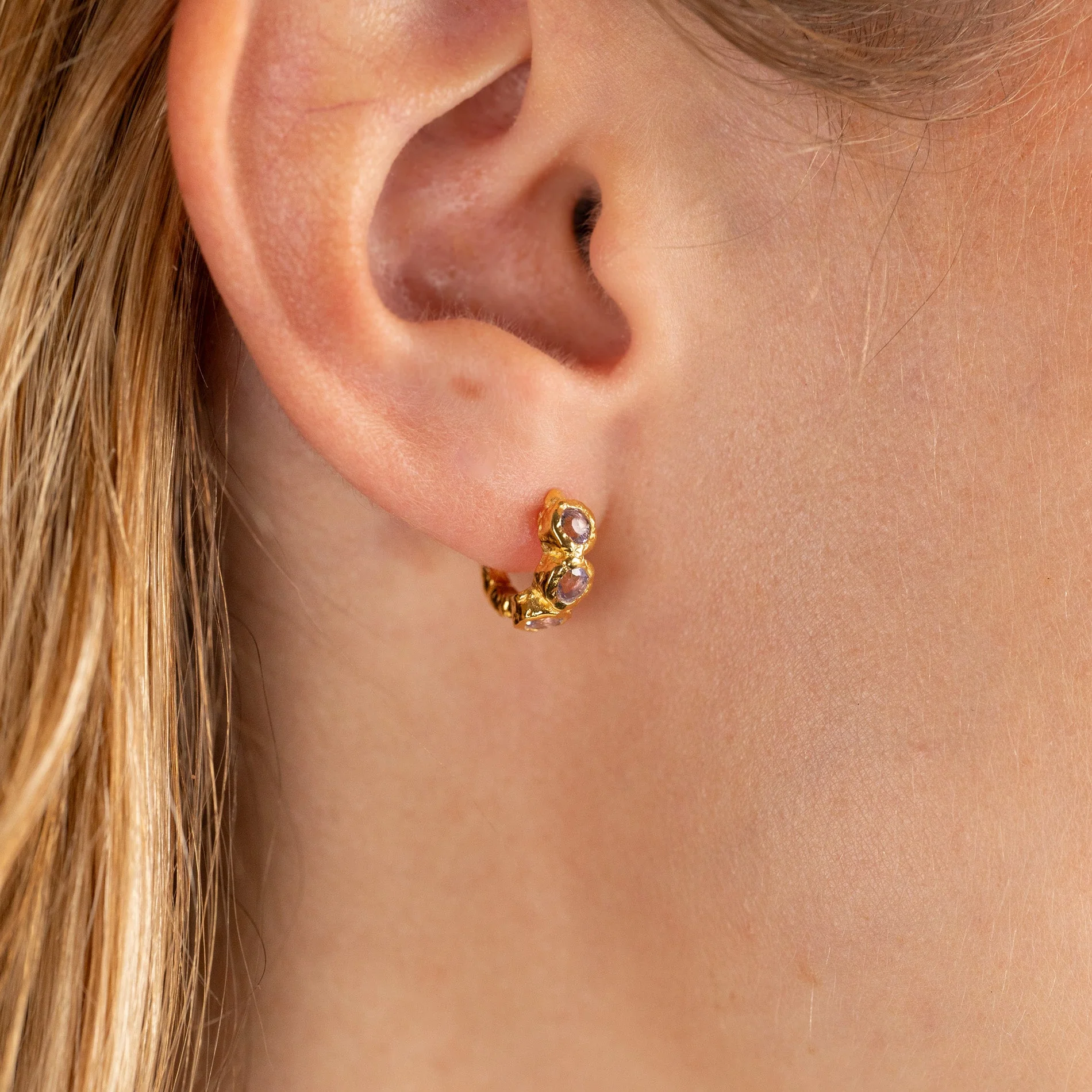 SELENE PURPLE AMETHYST GOLDEN HUGGIE EARRING - Image 6