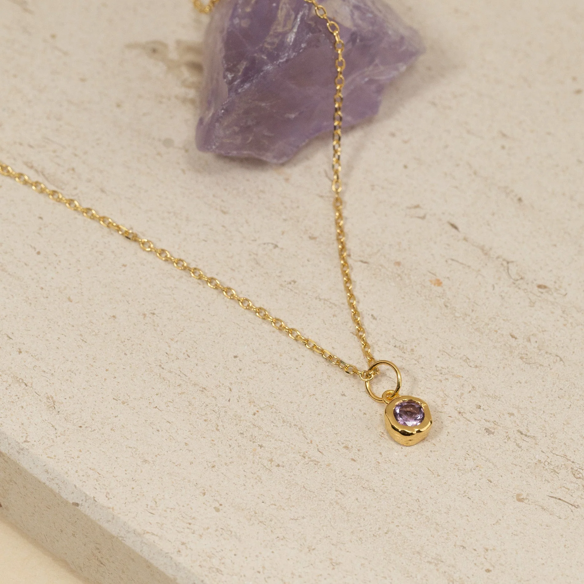 SELENE PURPLE AMETHYST GOLDEN PENDANT - Image 4