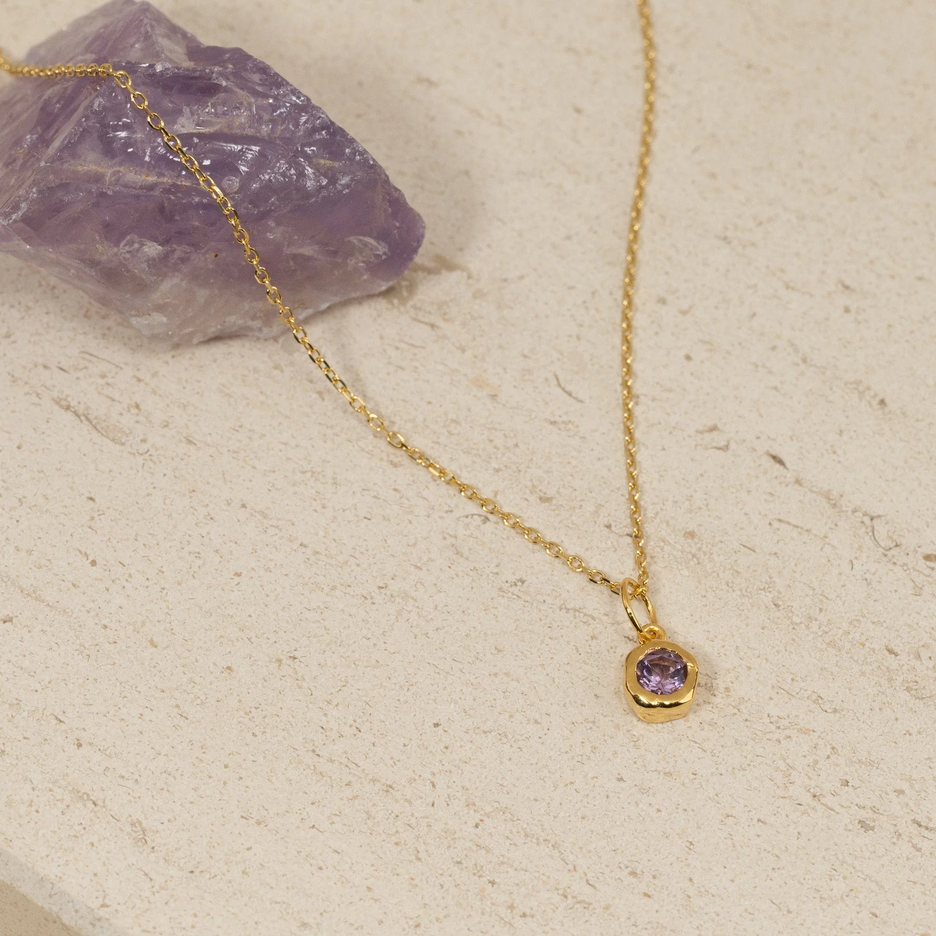 SELENE PURPLE AMETHYST GOLDEN PENDANT - Image 6