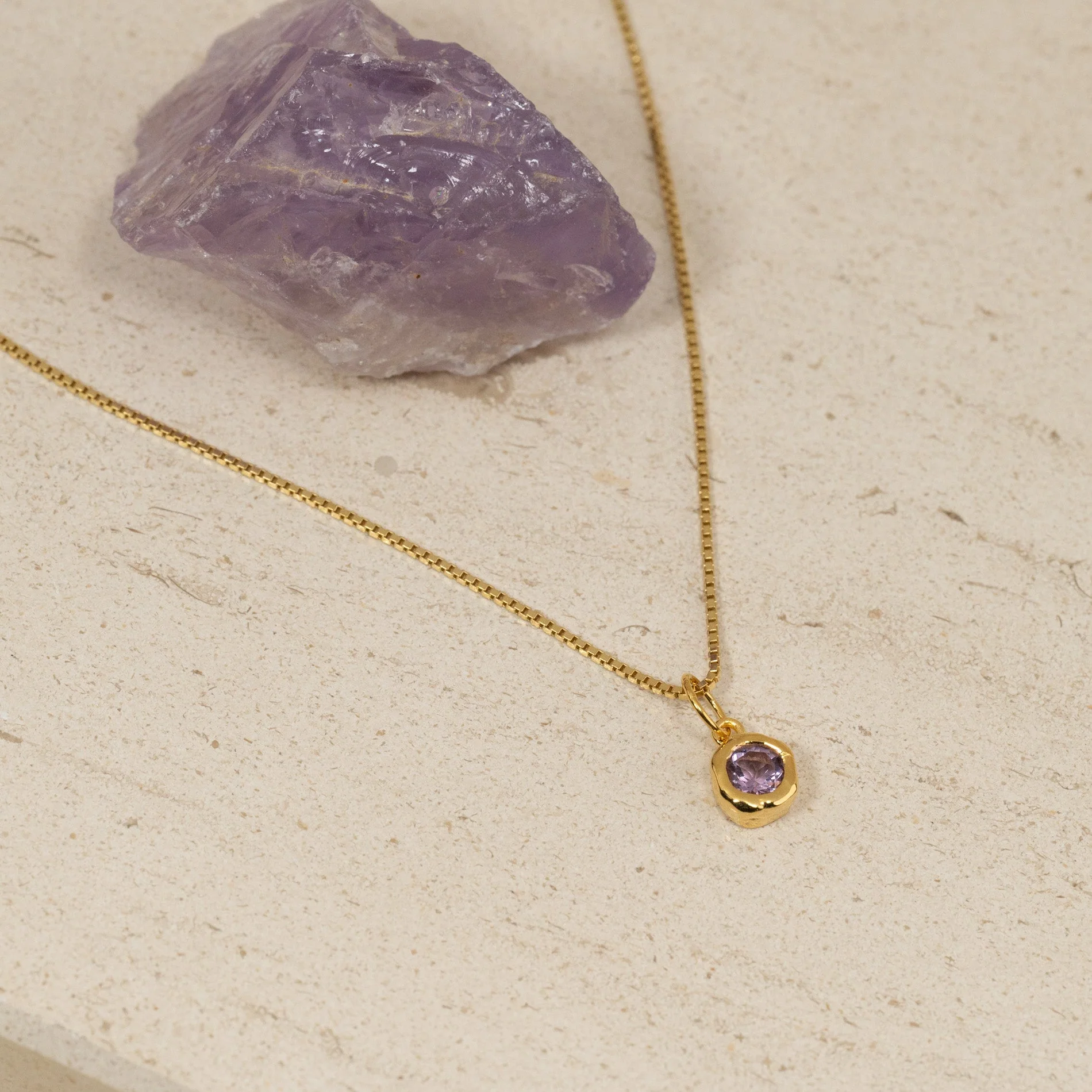 SELENE PURPLE AMETHYST GOLDEN PENDANT - Image 8