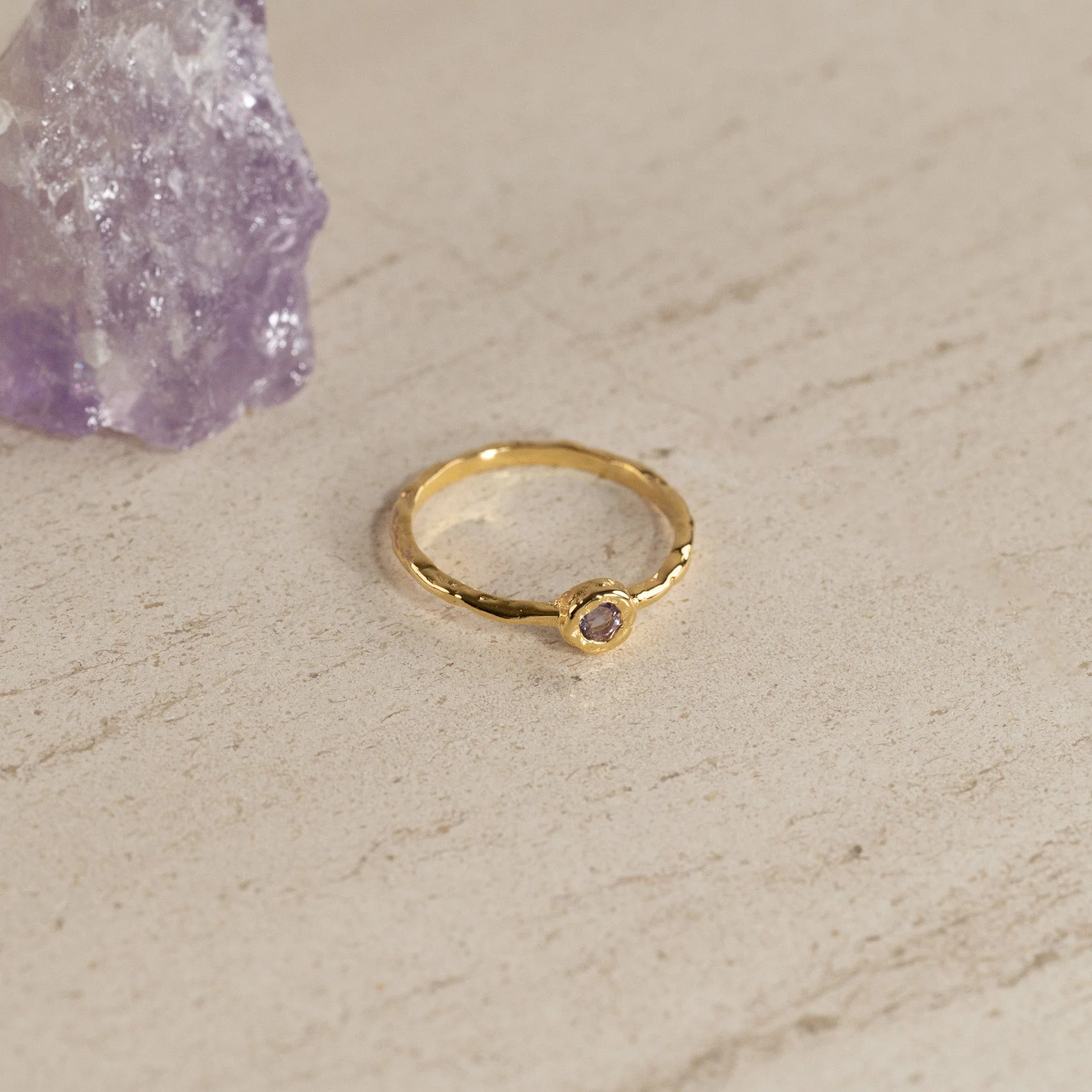 SELENE PURPLE AMETHYST GOLDEN RING - Image 3