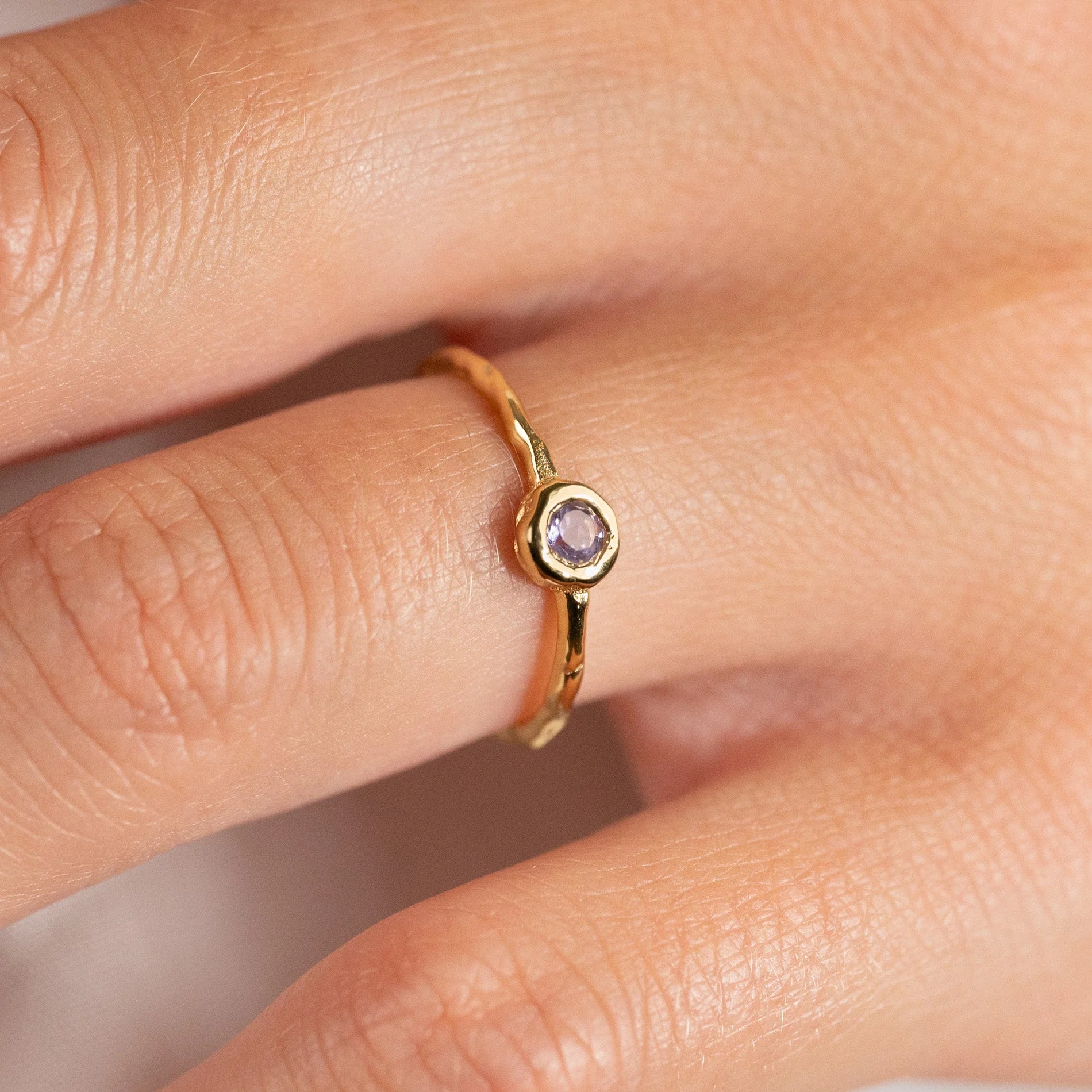 SELENE PURPLE AMETHYST GOLDEN RING - Image 6