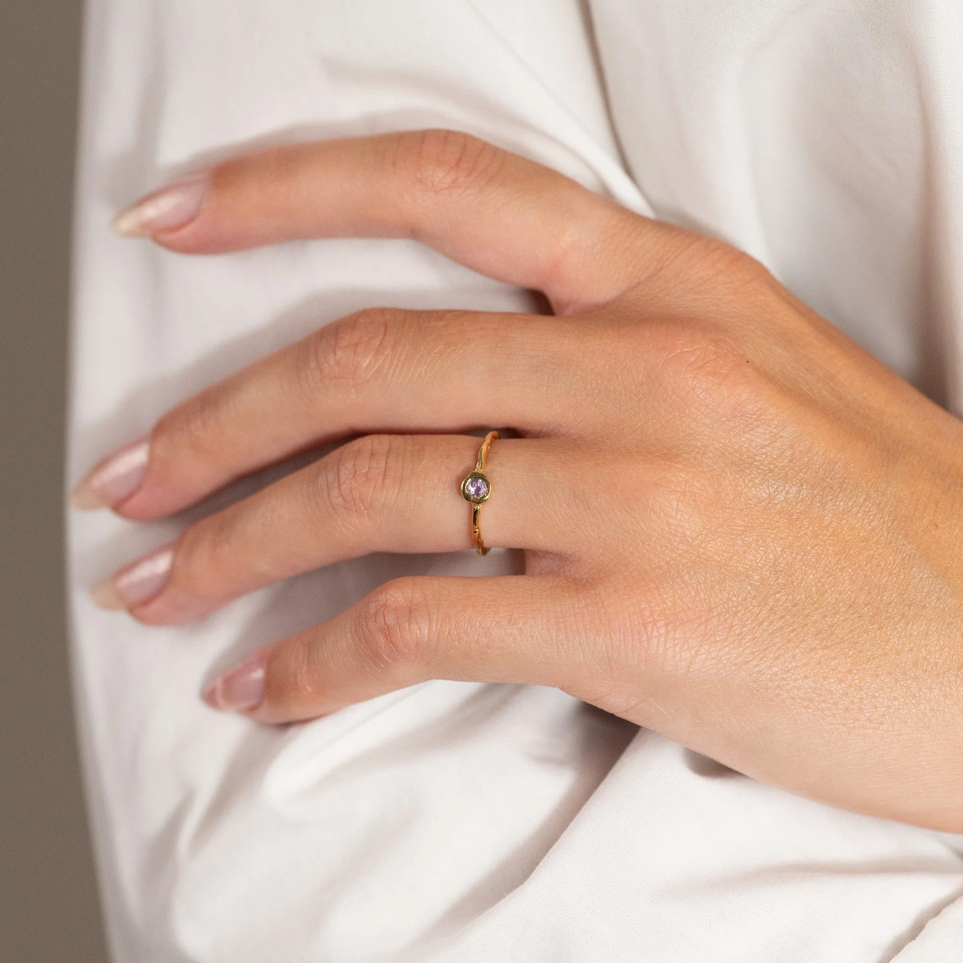 SELENE PURPLE AMETHYST GOLDEN RING - Image 8