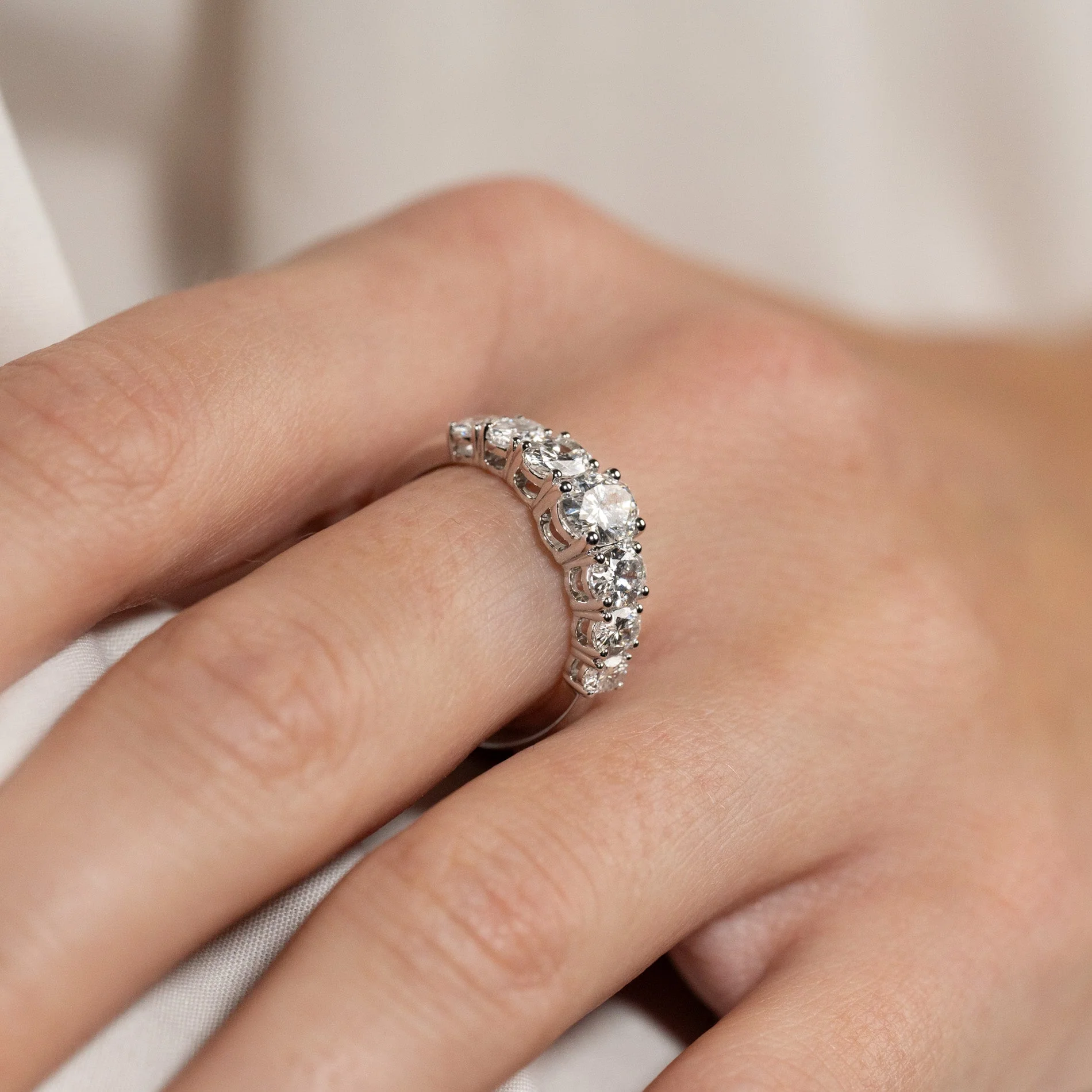 SEVEN-STONE OVAL-CUT LAB-DIAMOND RING - 2.0ct - WG - Image 4