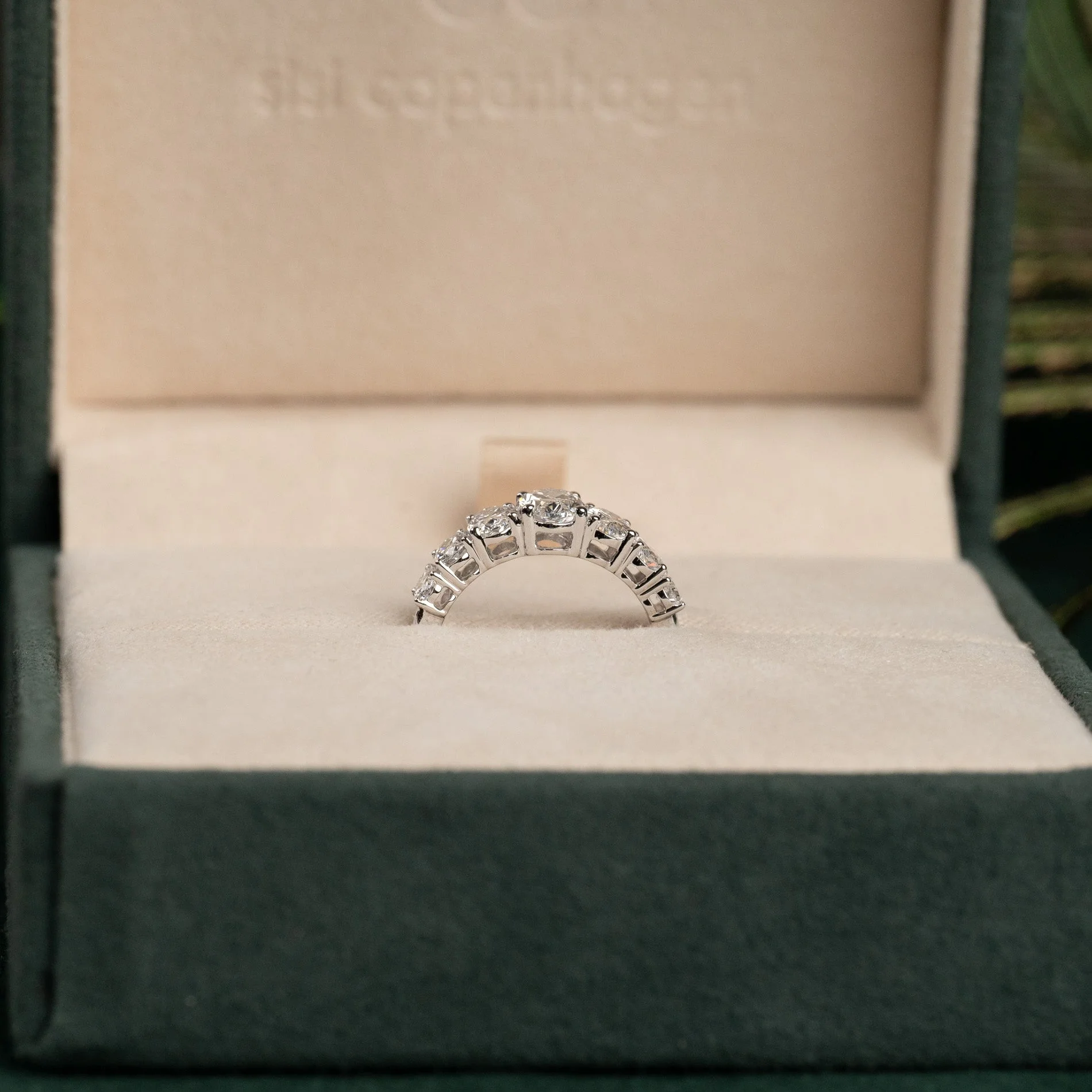 SEVEN-STONE OVAL-CUT LAB-DIAMOND RING - 2.0ct - WG - Image 9