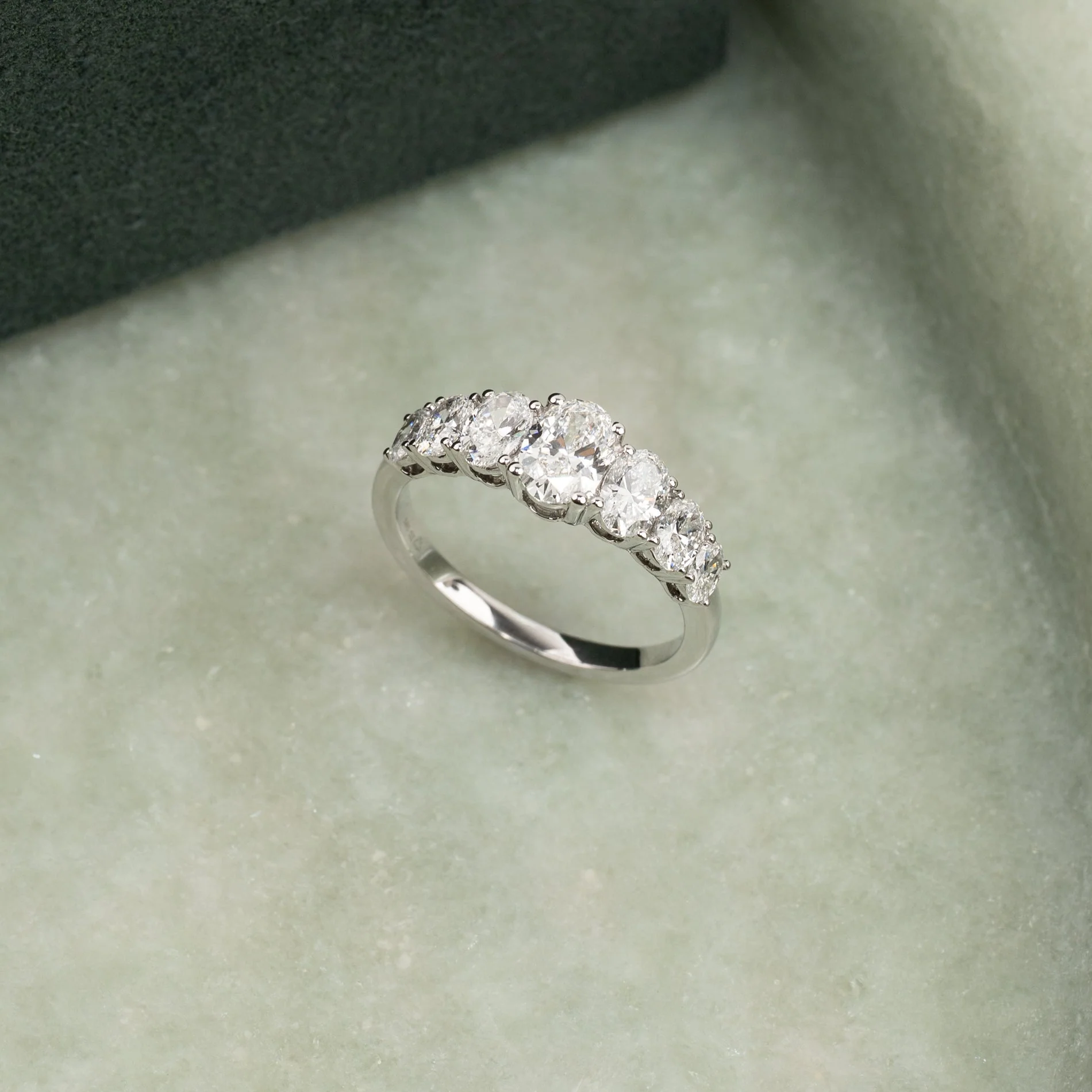 SEVEN-STONE OVAL-CUT DIAMOND RING - Image 2