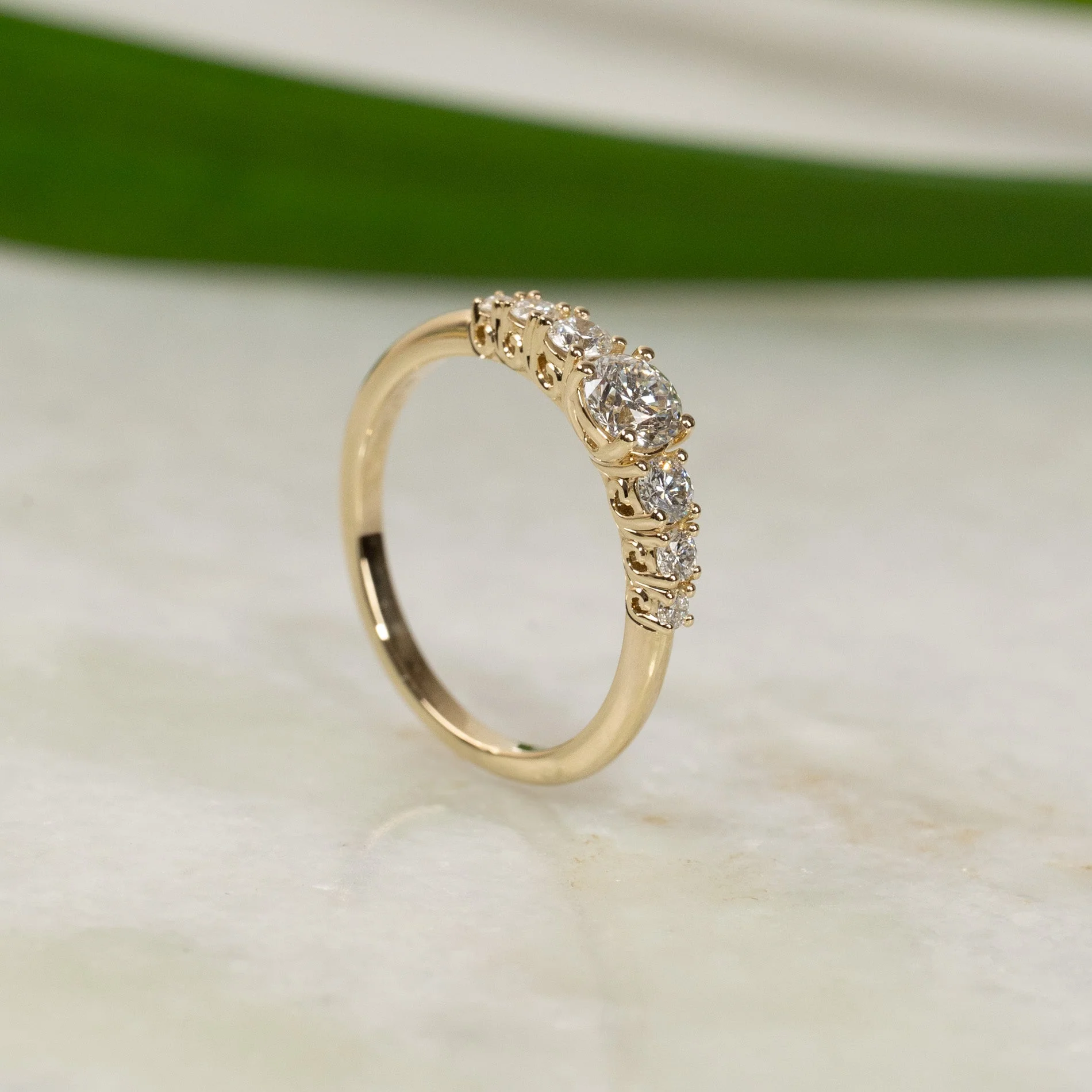 SEVEN-STONE TRELLIS LAB-DIAMOND RING - 0.7ct - YG - Image 5