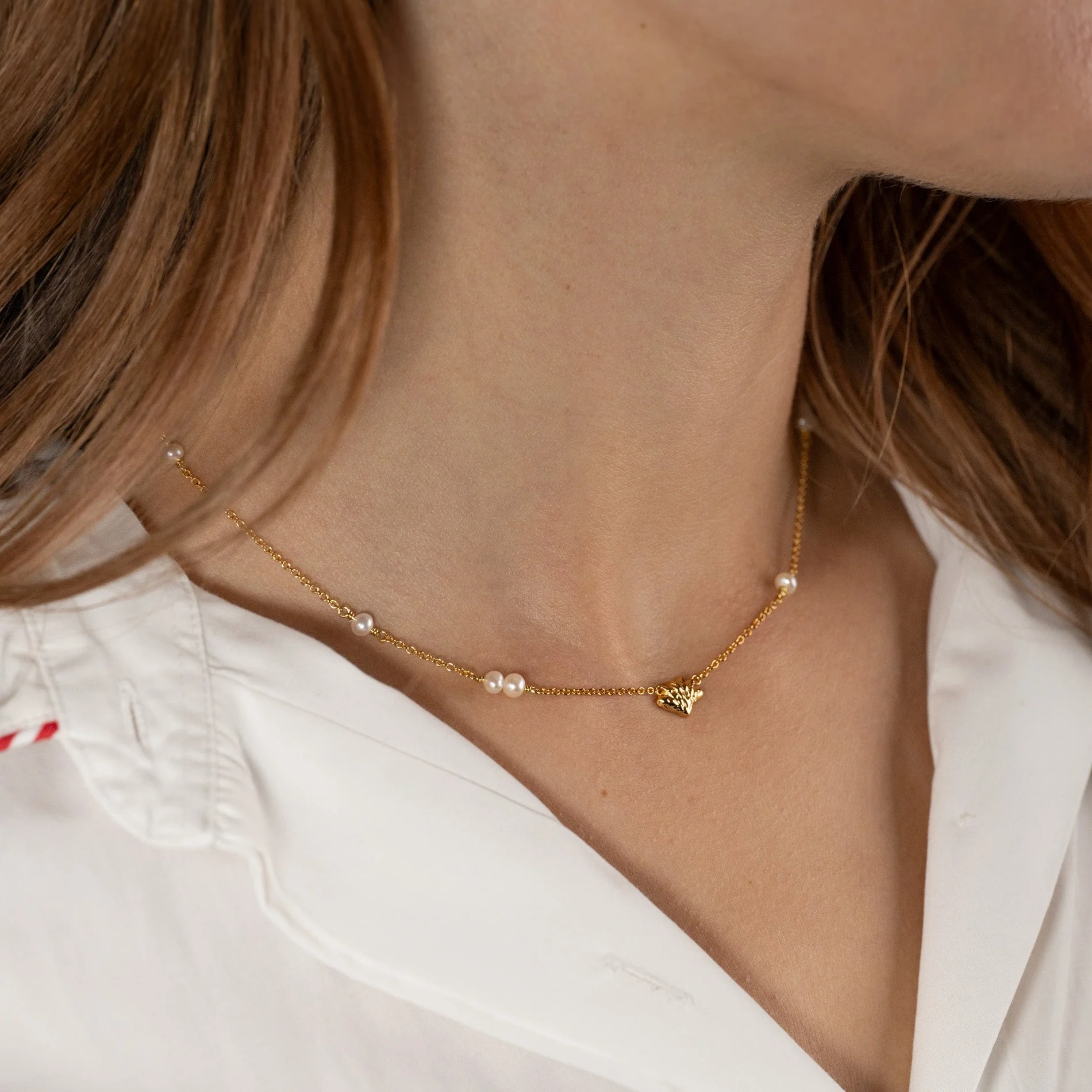 SHELLY PEARL GOLDEN NECKLACE - Image 2