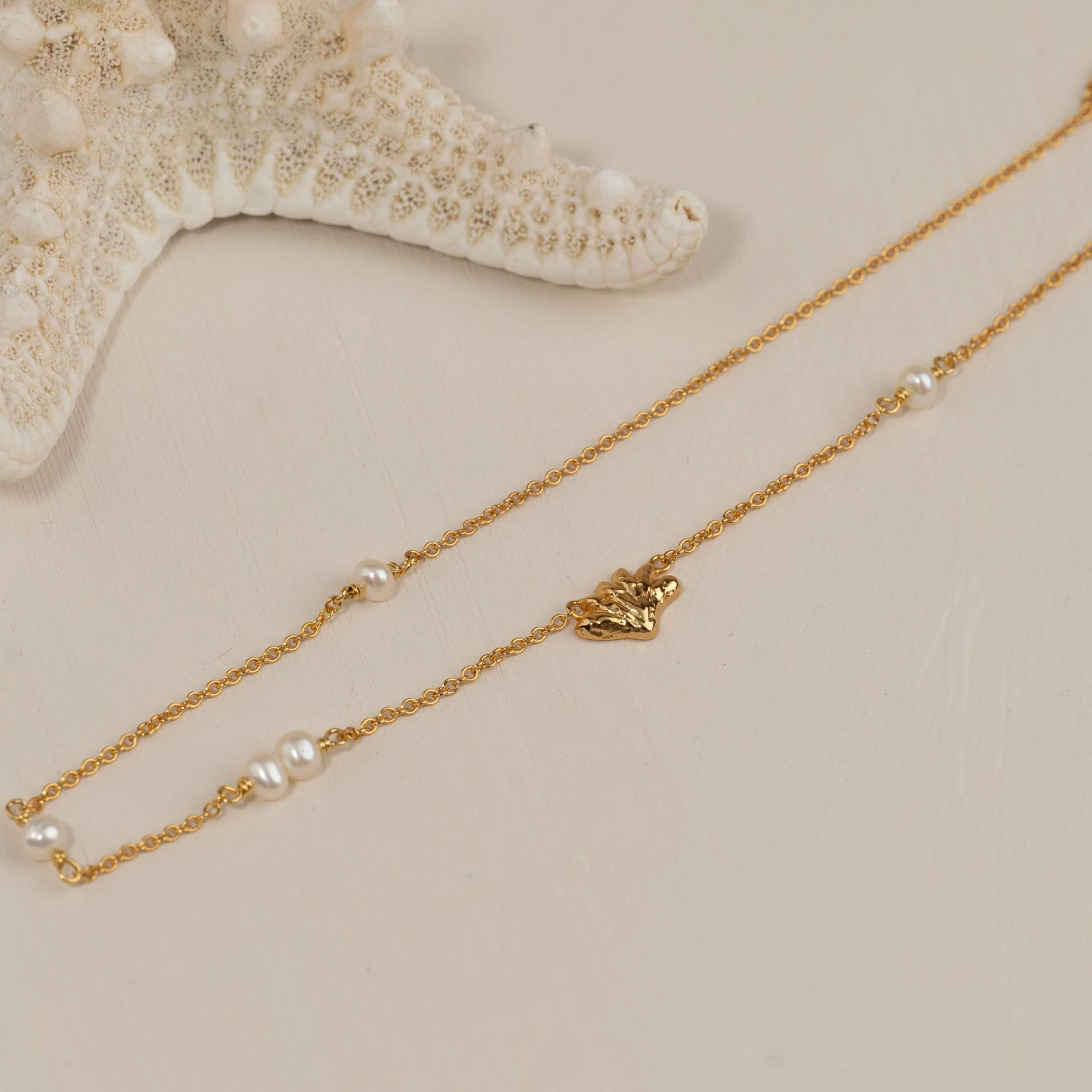 SHELLY PEARL GOLDEN NECKLACE - Image 4
