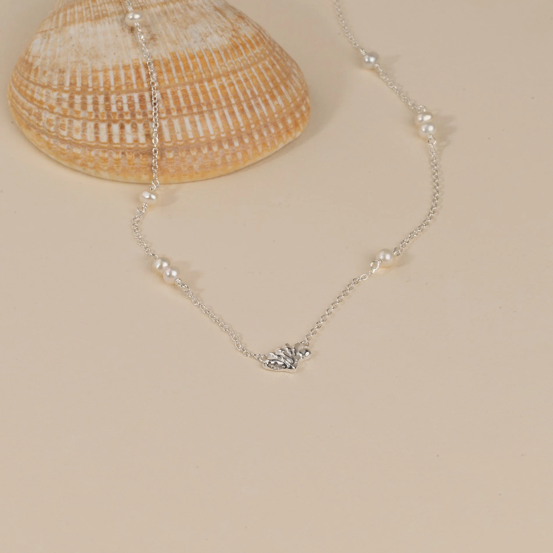 SHELLY PEARL SILVER NECKLACE - Image 2