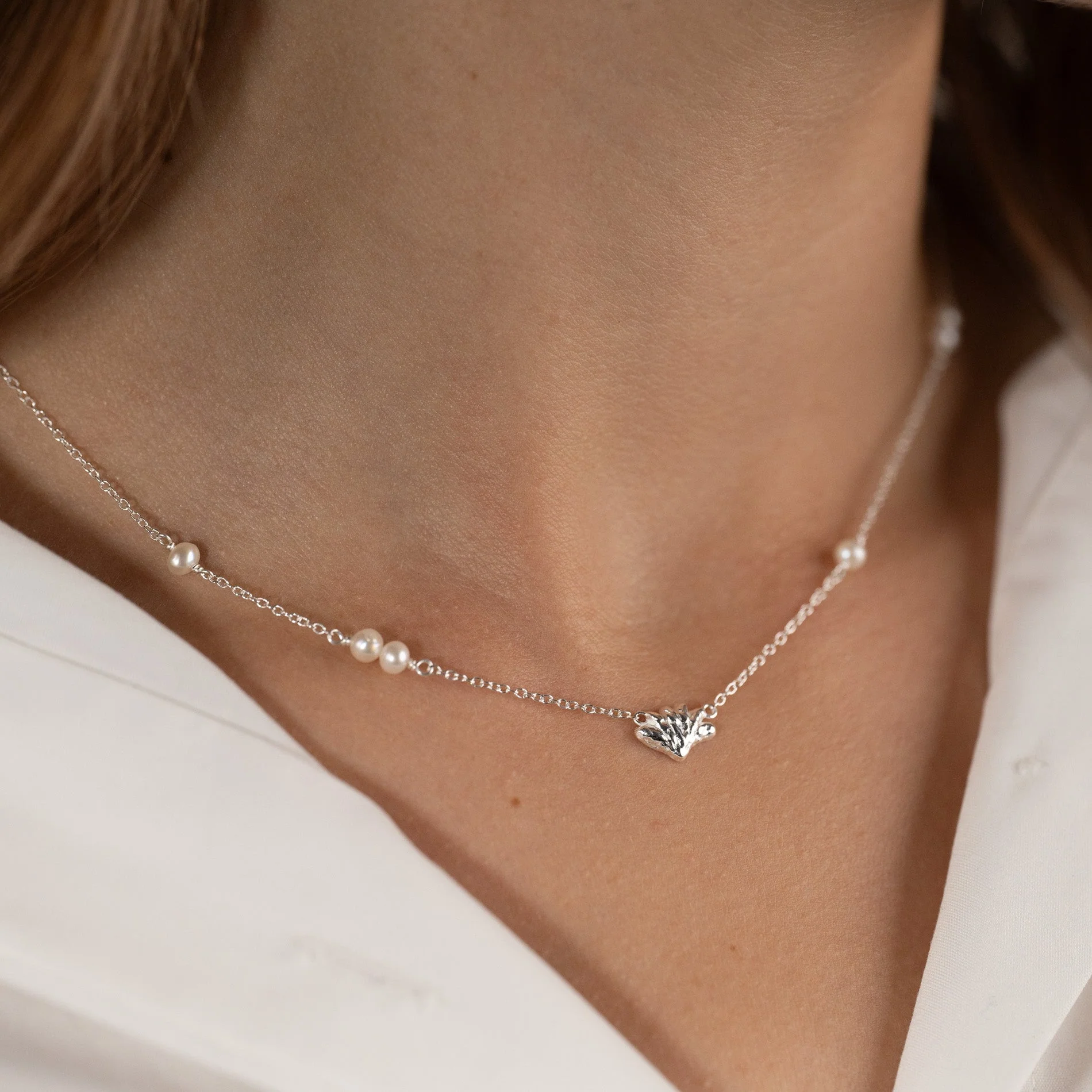 SHELLY PEARL SILVER NECKLACE - Image 3