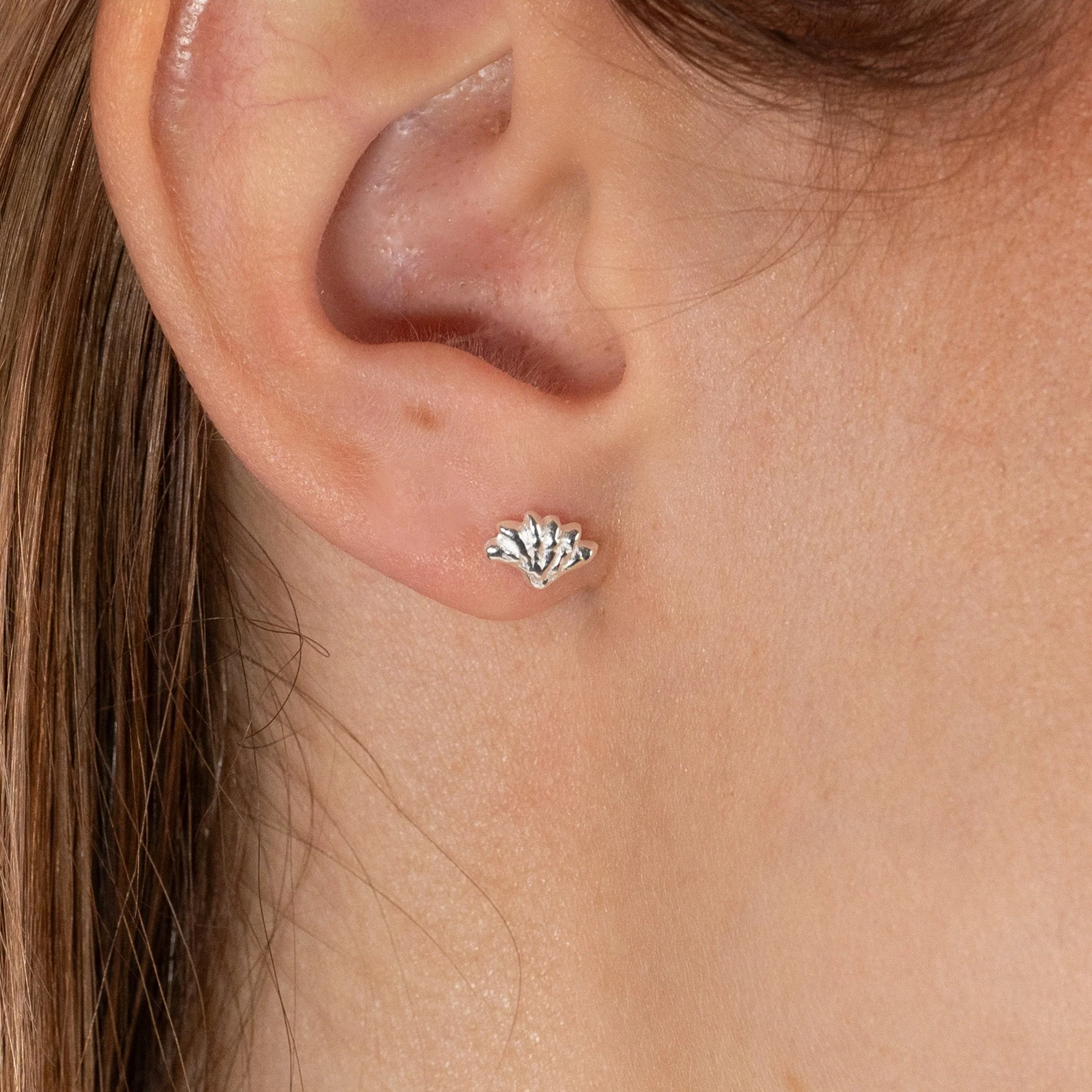 SHELLY SILVER STUD EARRING - Image 2