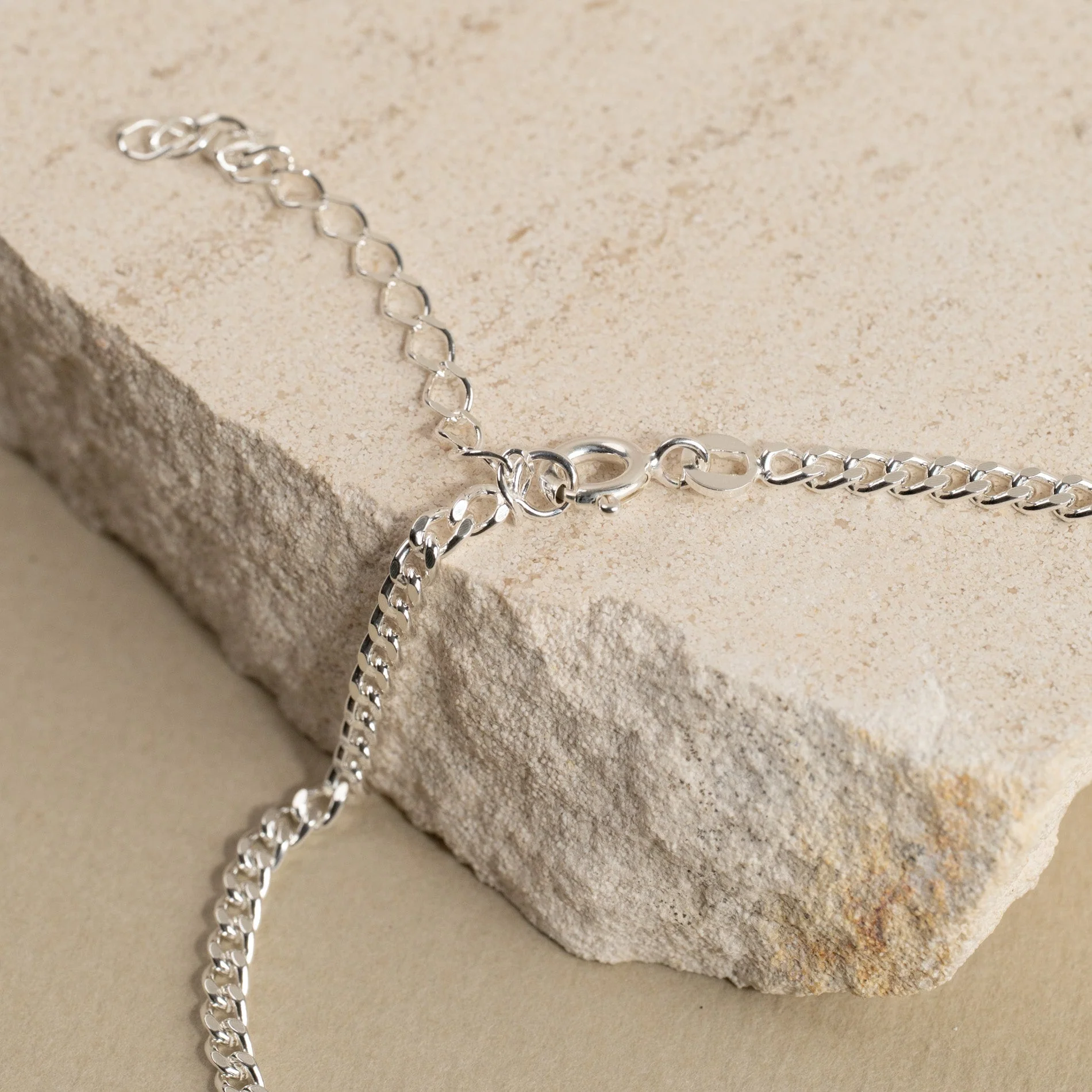 SIA SMALL PANZER SILVER ANKLET - Image 3