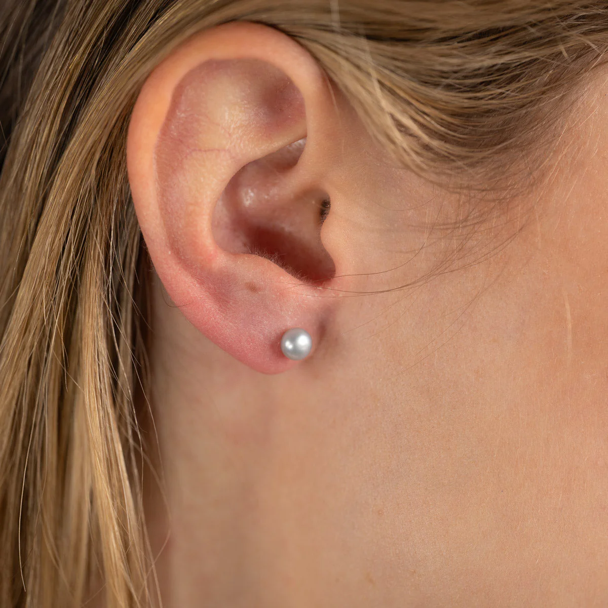 SIMPLE GREY PEARL GOLDEN STUD EARRING - Image 8