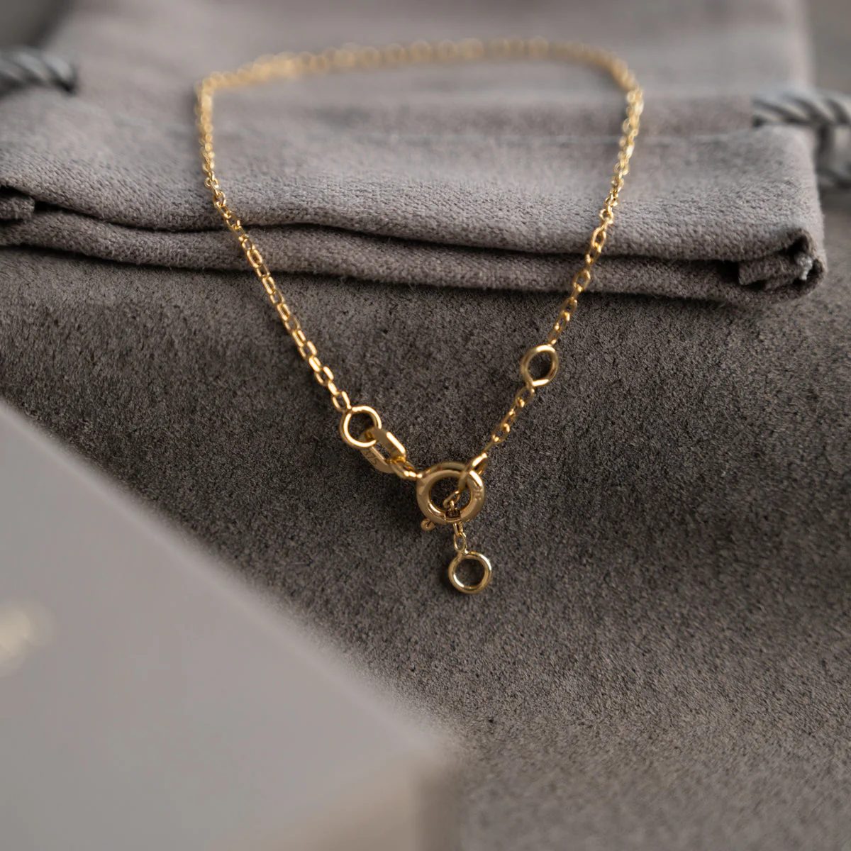 SIMPLE LINK SOLID GOLD BRACELET - Image 4