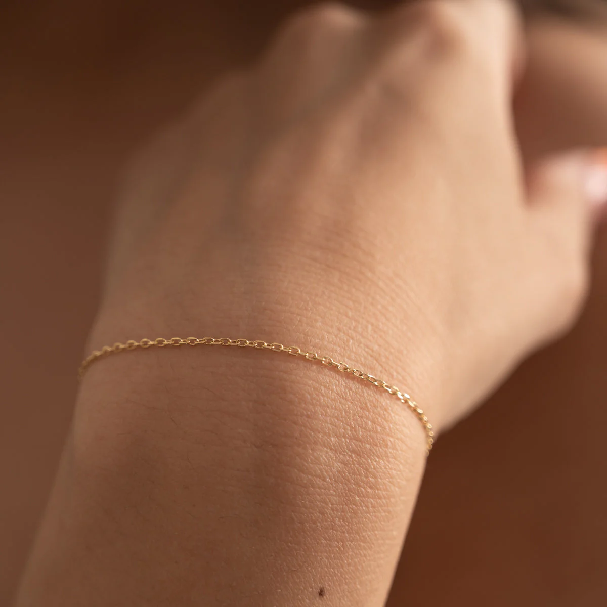 SIMPLE LINK SOLID GOLD BRACELET - Image 5