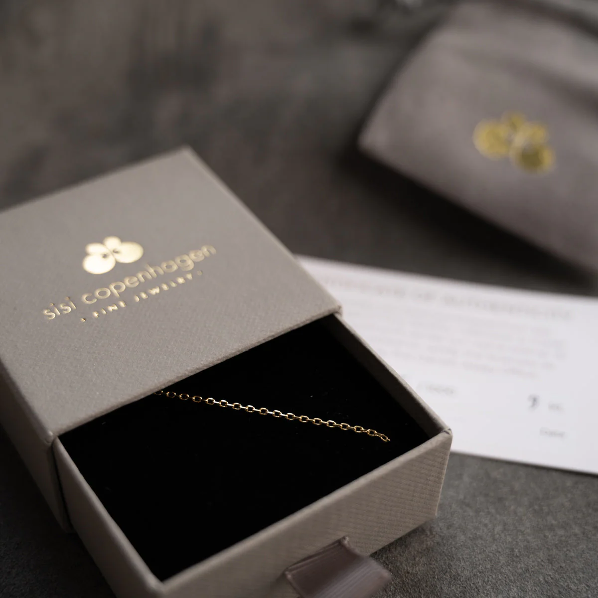 SIMPLE LINK SOLID GOLD BRACELET - Image 6