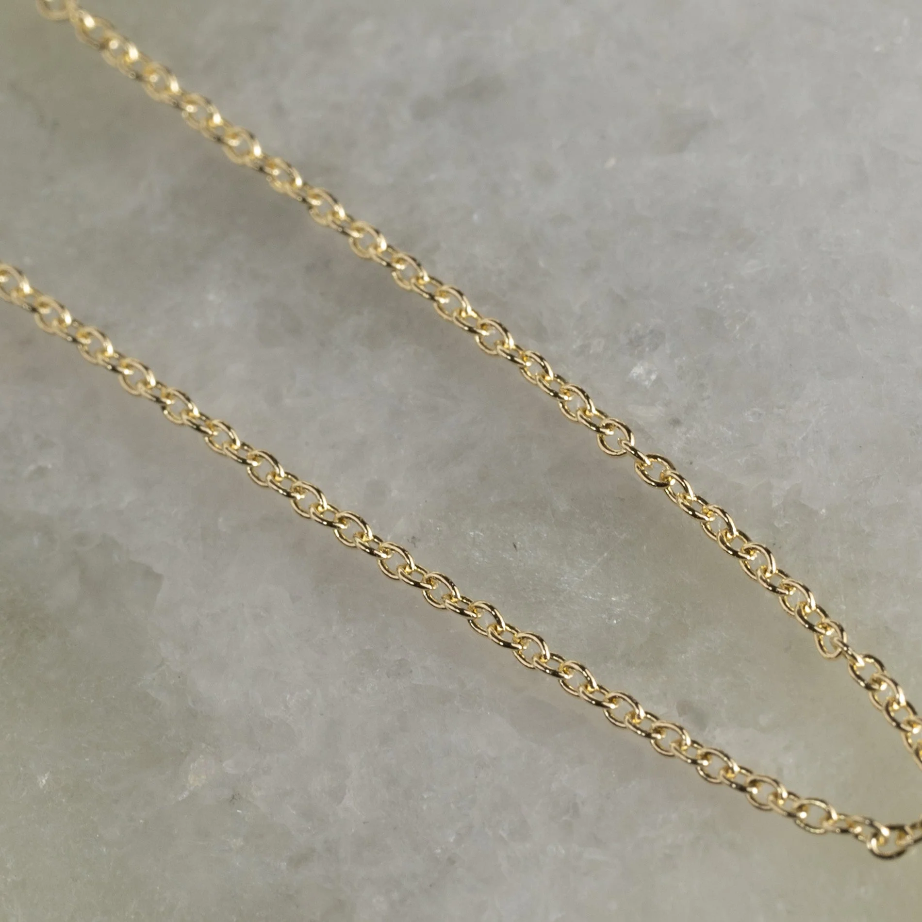 SIMPLE LINK SOLID GOLD CHAIN - 14KT YG - Image 4