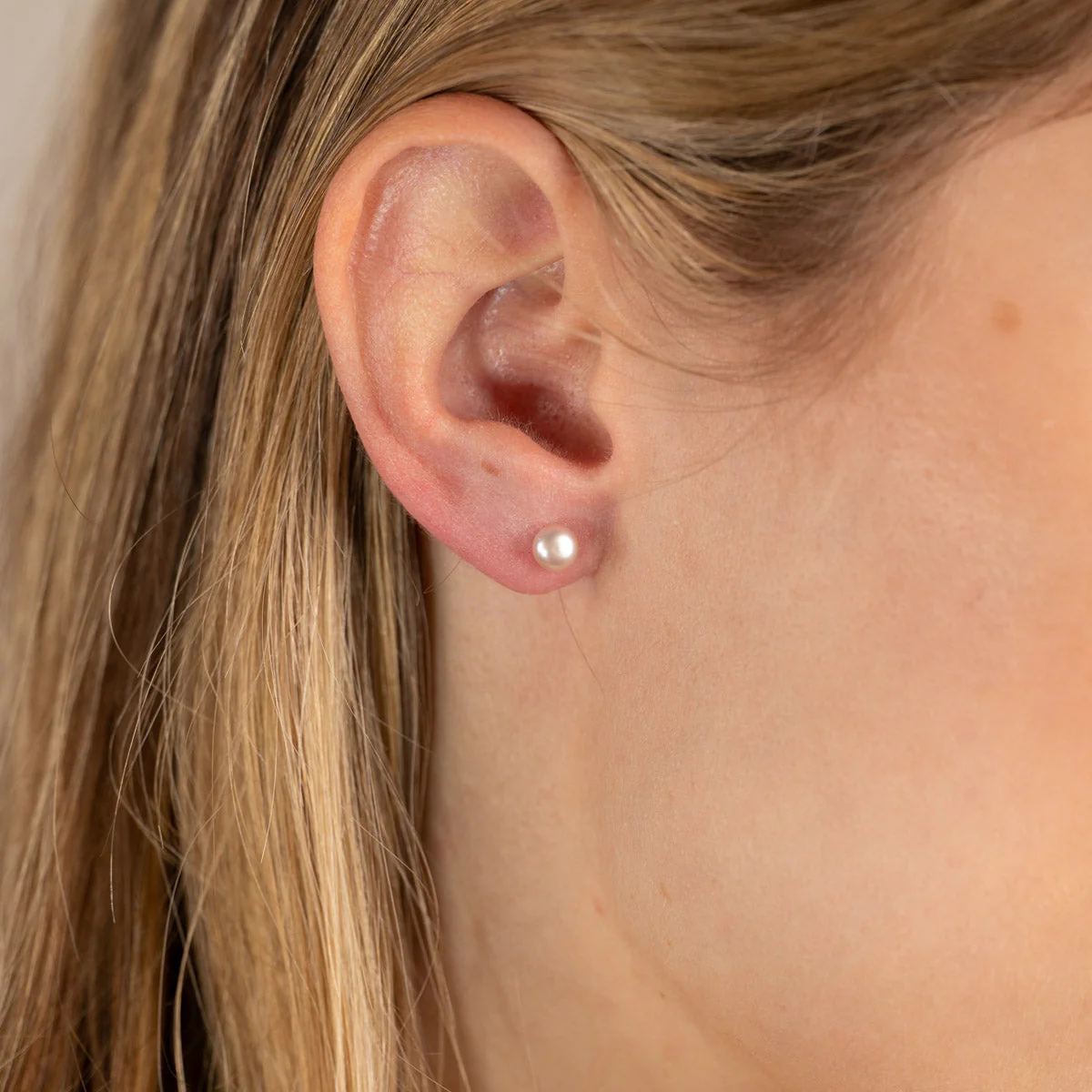 SIMPLE ROSE PEARL GOLDEN STUD EARRING - Image 14