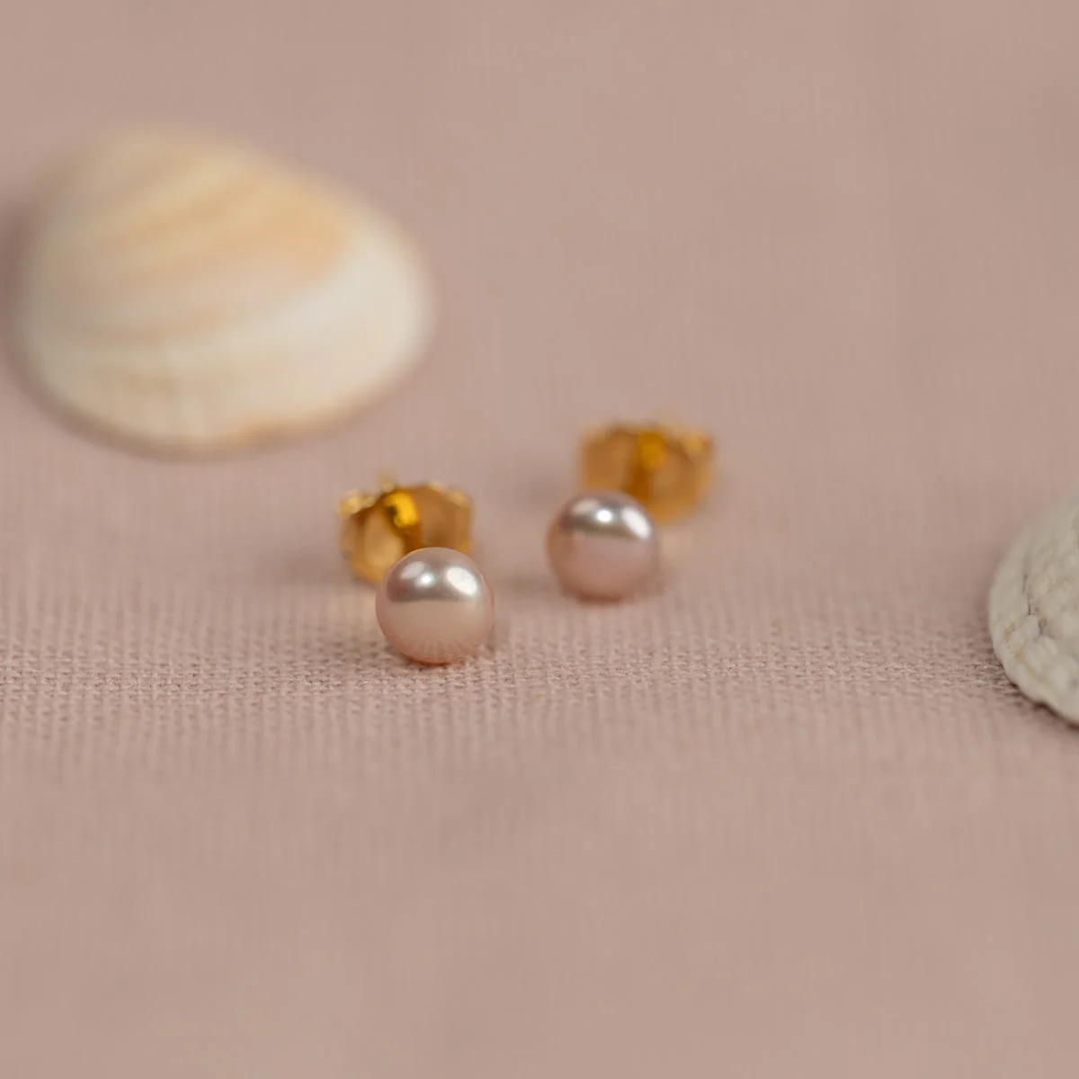 SIMPLE ROSE PEARL GOLDEN STUD EARRING - Image 15