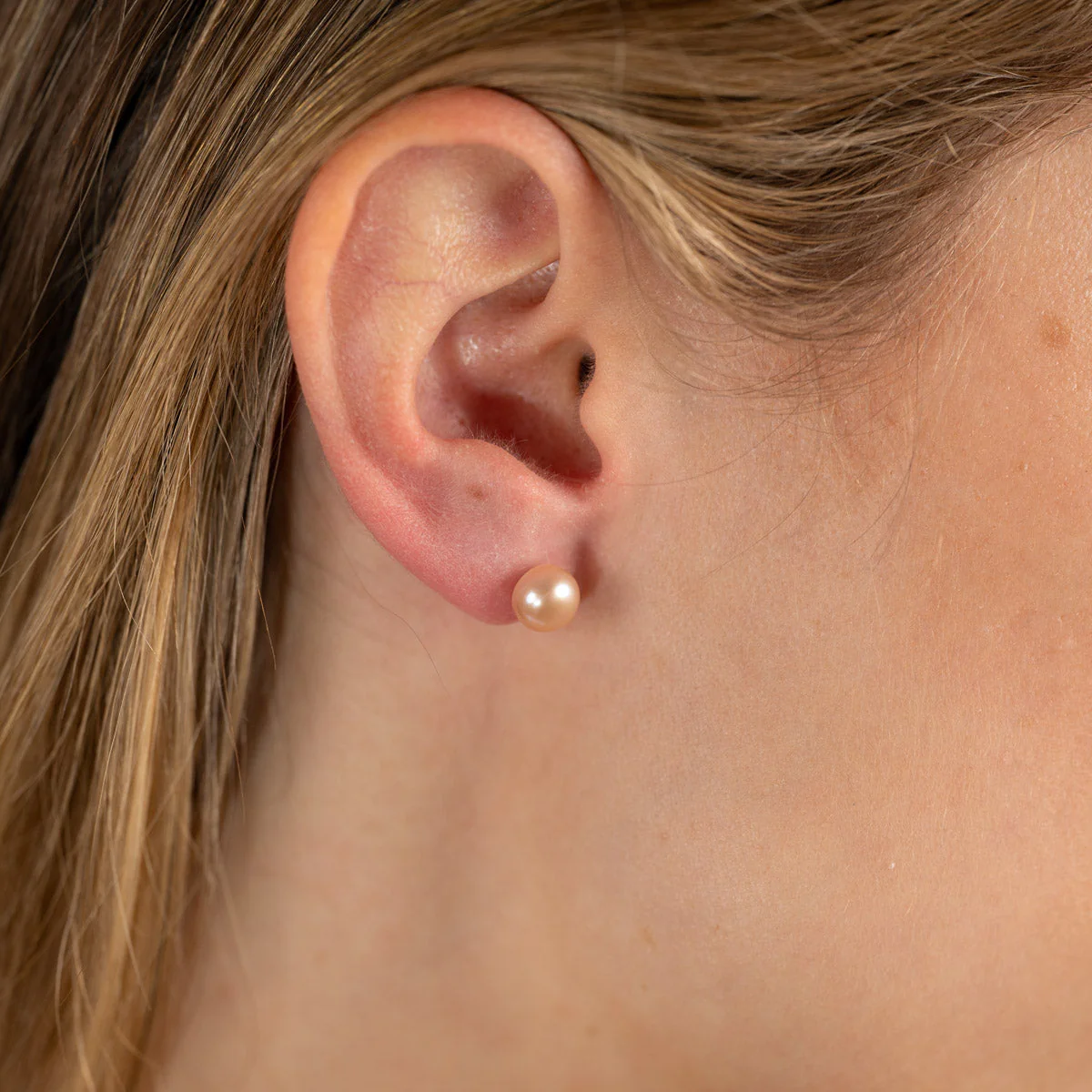 SIMPLE ROSE PEARL GOLDEN STUD EARRING - Image 6