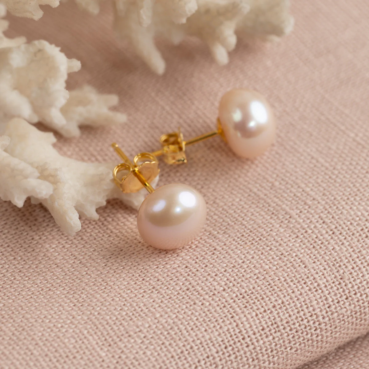 SIMPLE ROSE PEARL GOLDEN STUD EARRING - Image 7